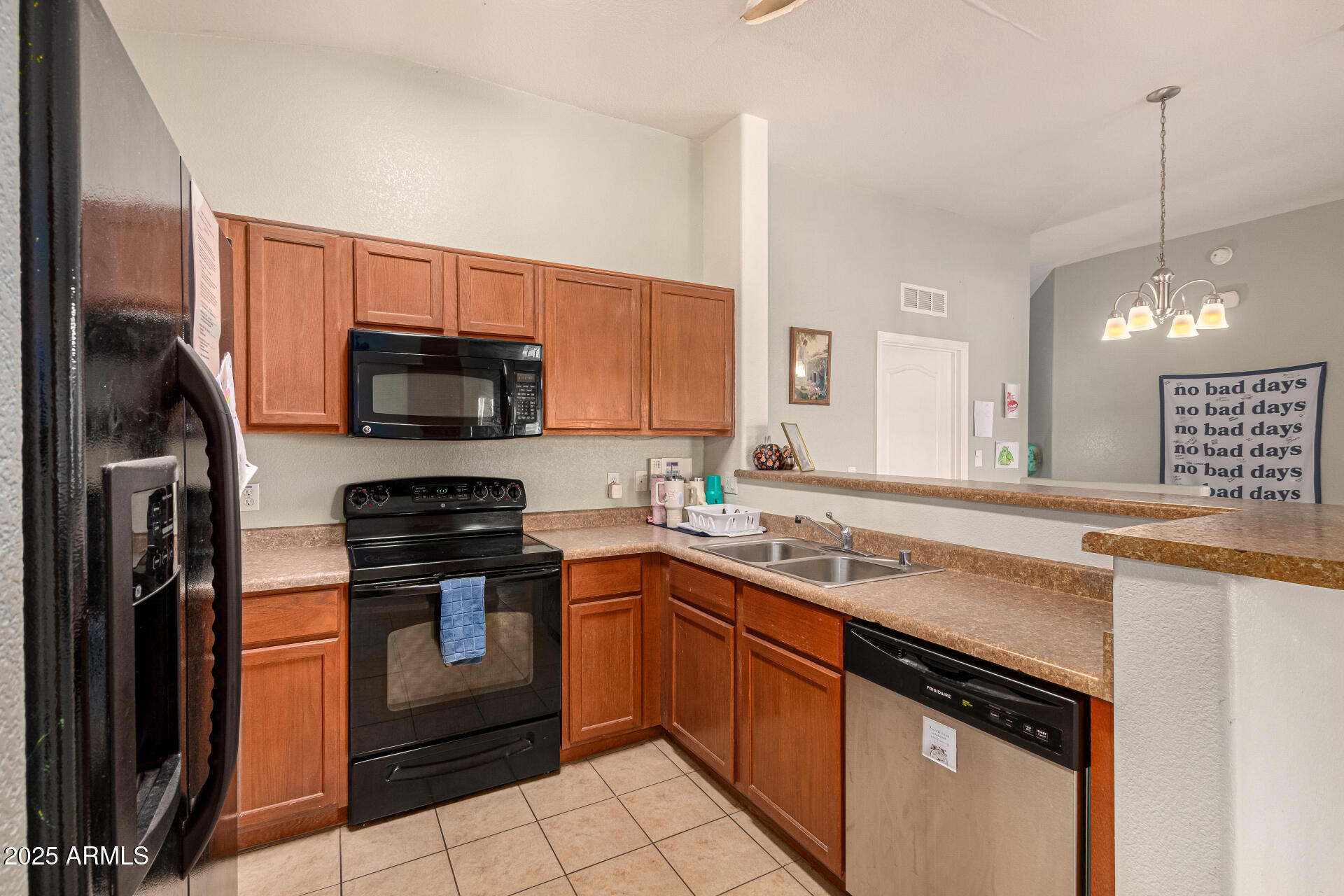 CANYON TRAILS COURTHOMES CONDOMINIUM - Residential