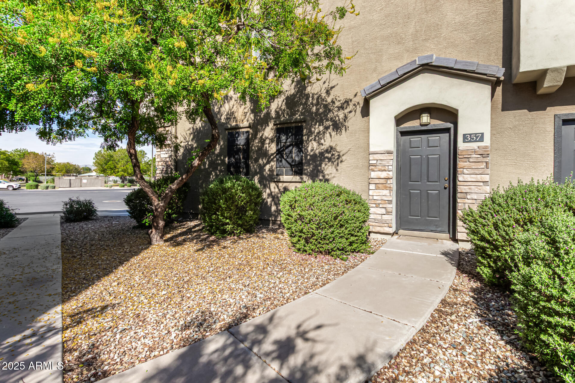 CANYON TRAILS COURTHOMES CONDOMINIUM - Residential