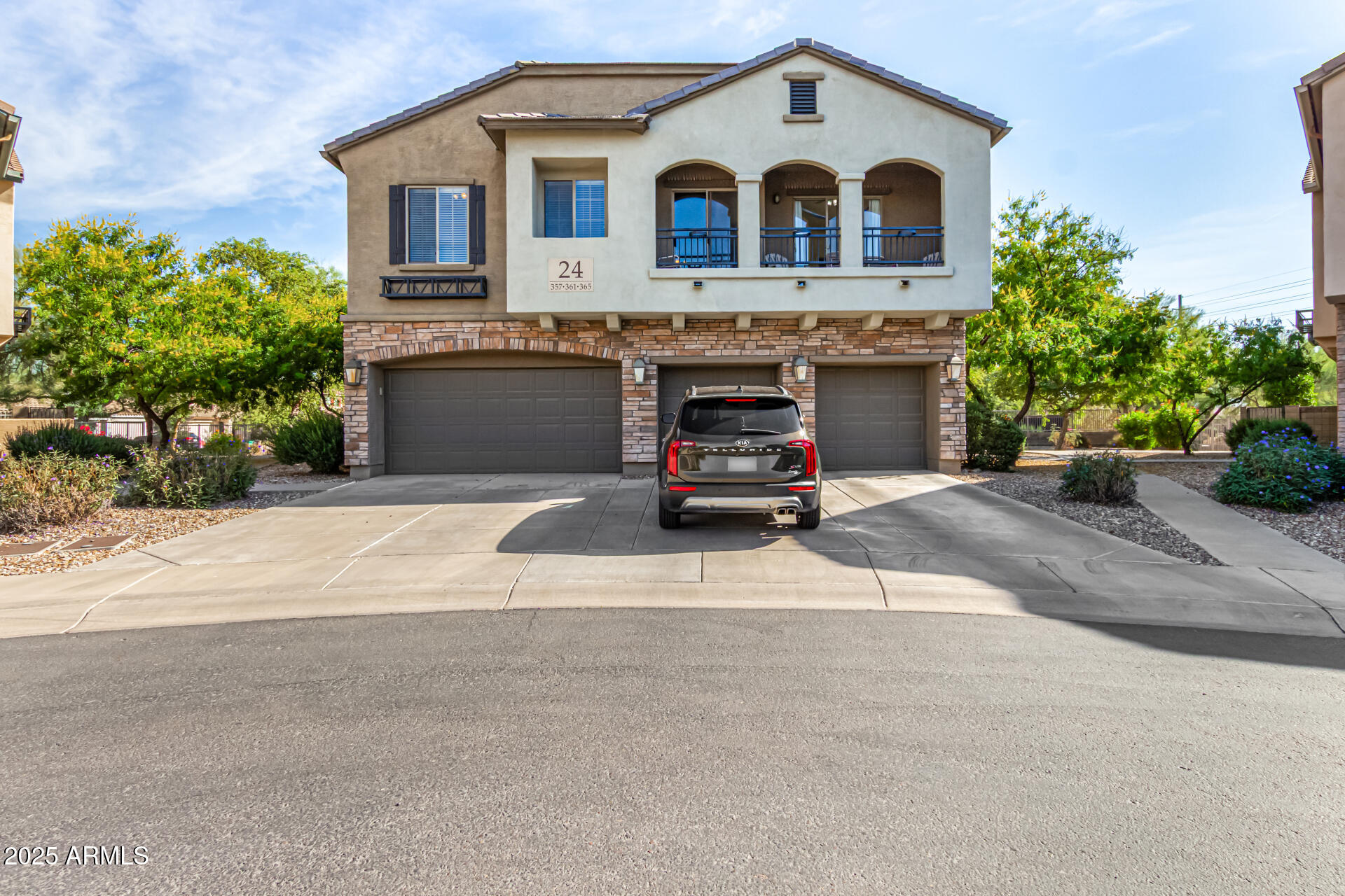 CANYON TRAILS COURTHOMES CONDOMINIUM - Residential