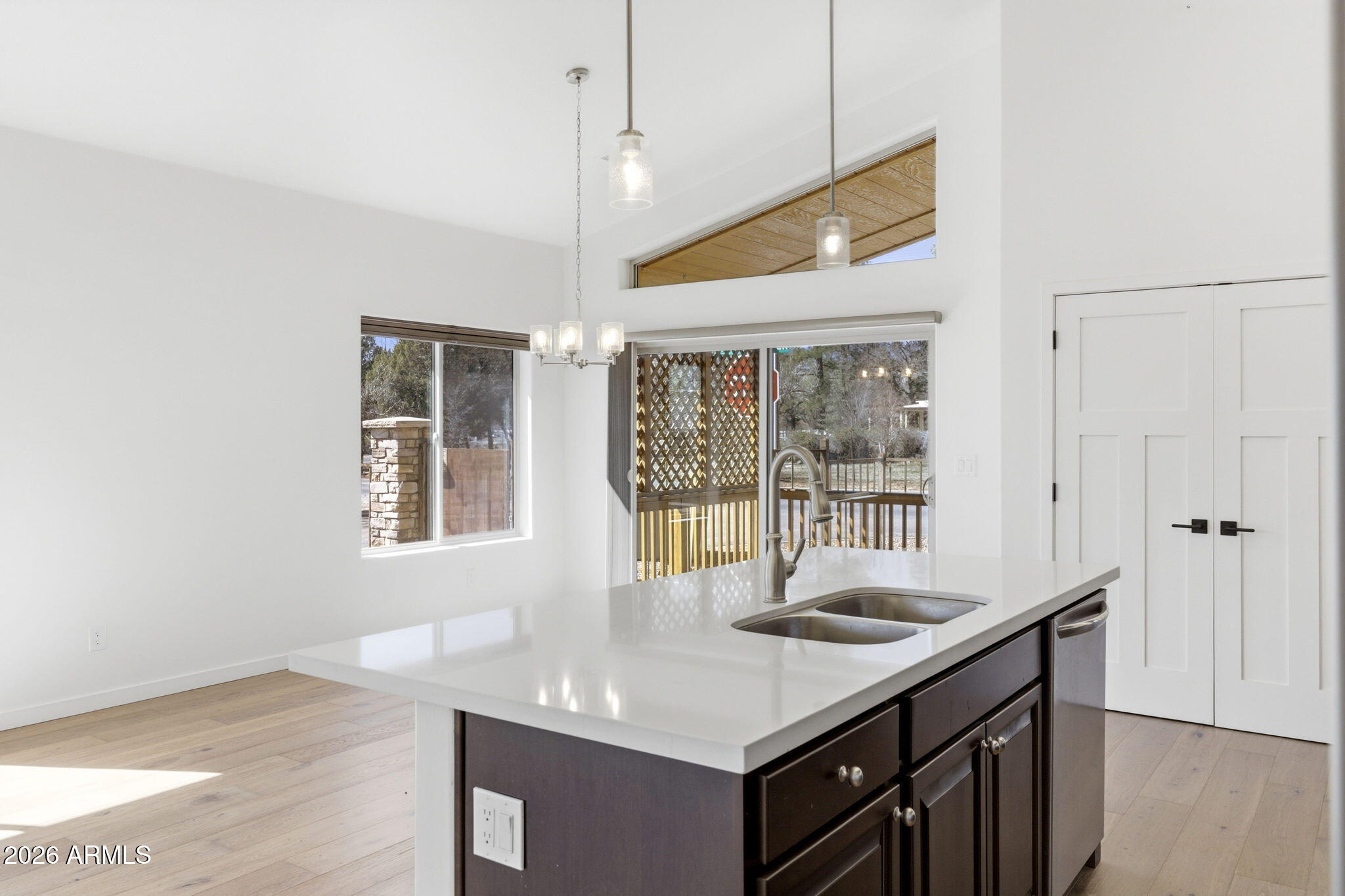 CREEKSIDE - Residential