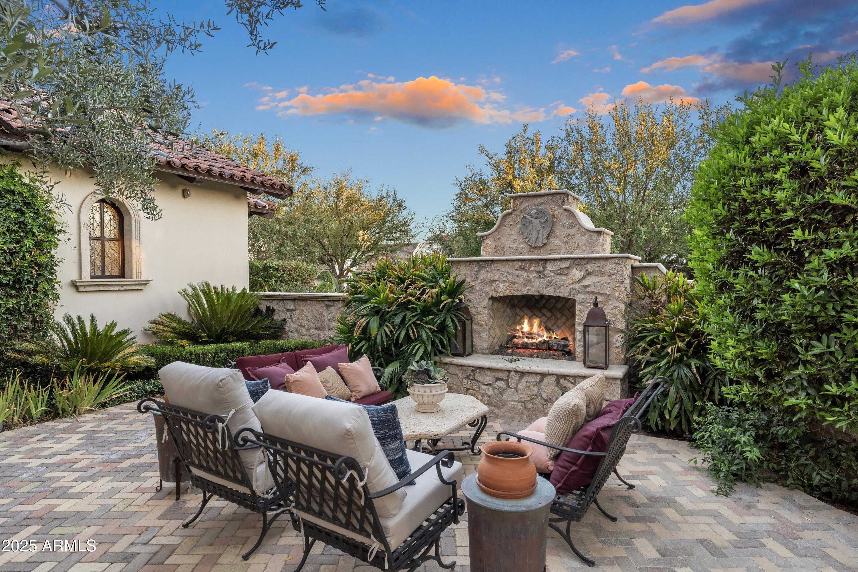ARCADIA MANORS - Residential