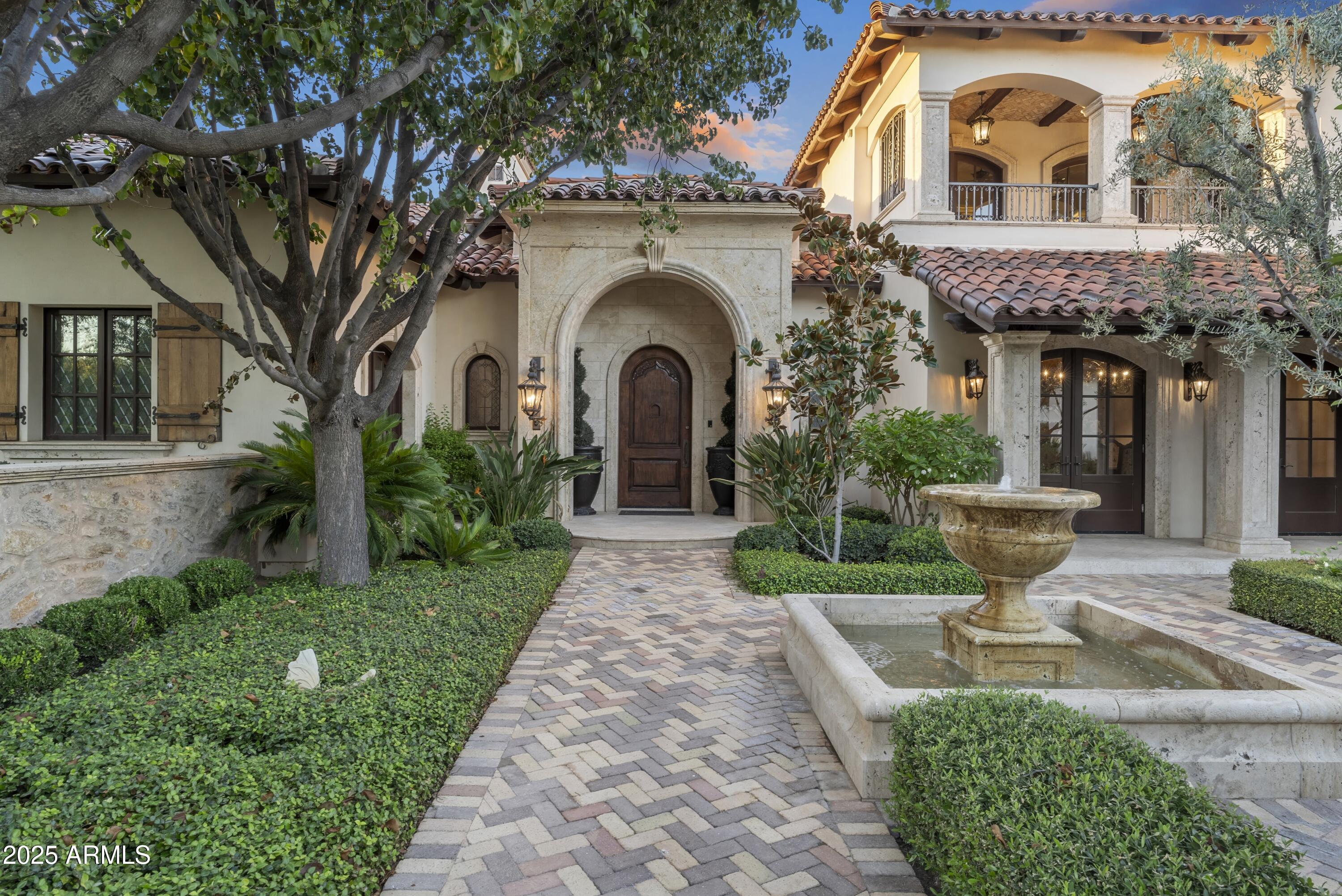 ARCADIA MANORS - Residential