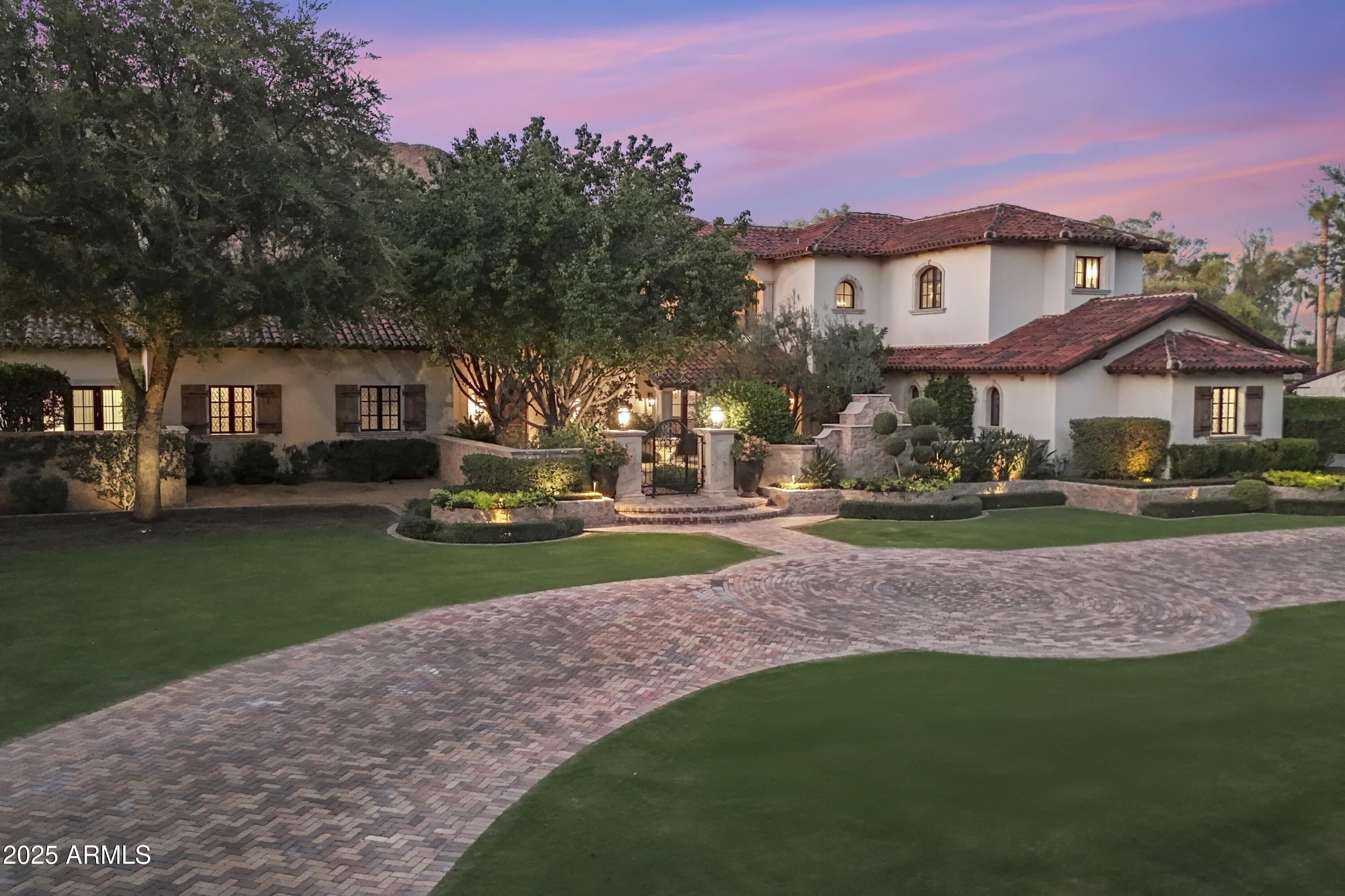 ARCADIA MANORS - Residential