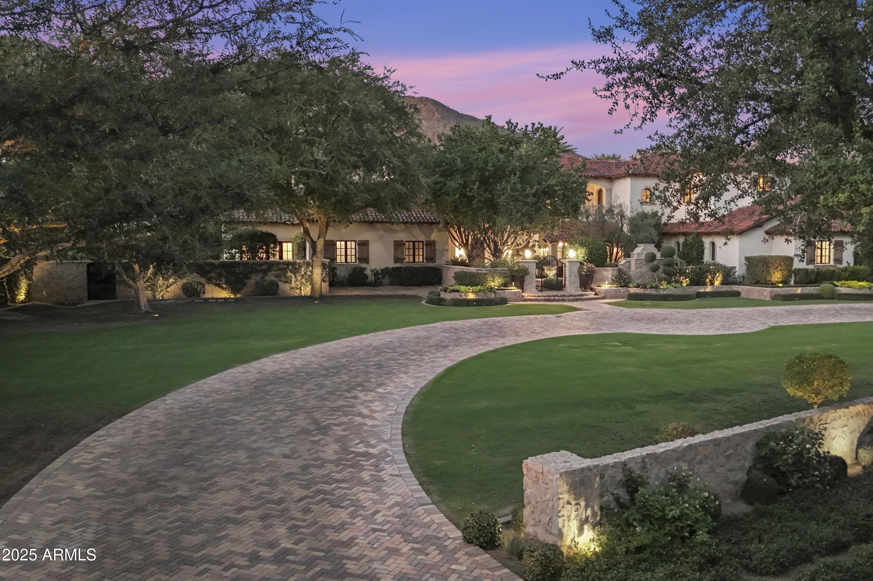 ARCADIA MANORS - Residential