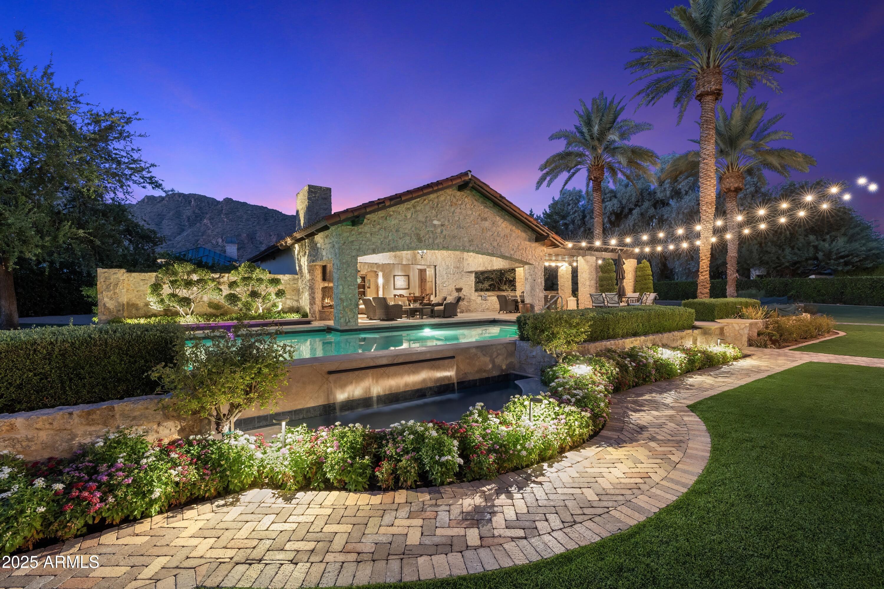 ARCADIA MANORS - Residential