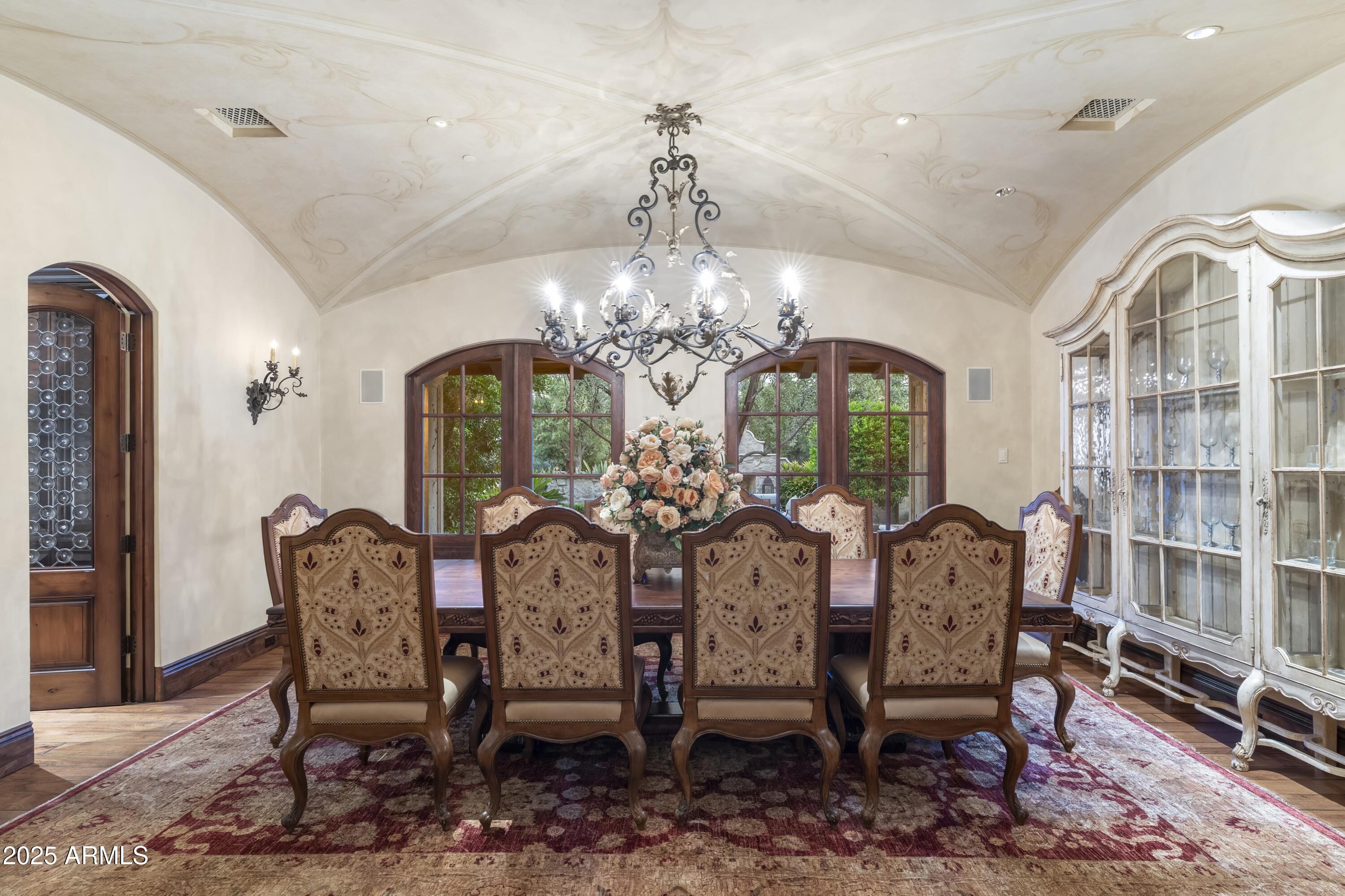 ARCADIA MANORS - Residential