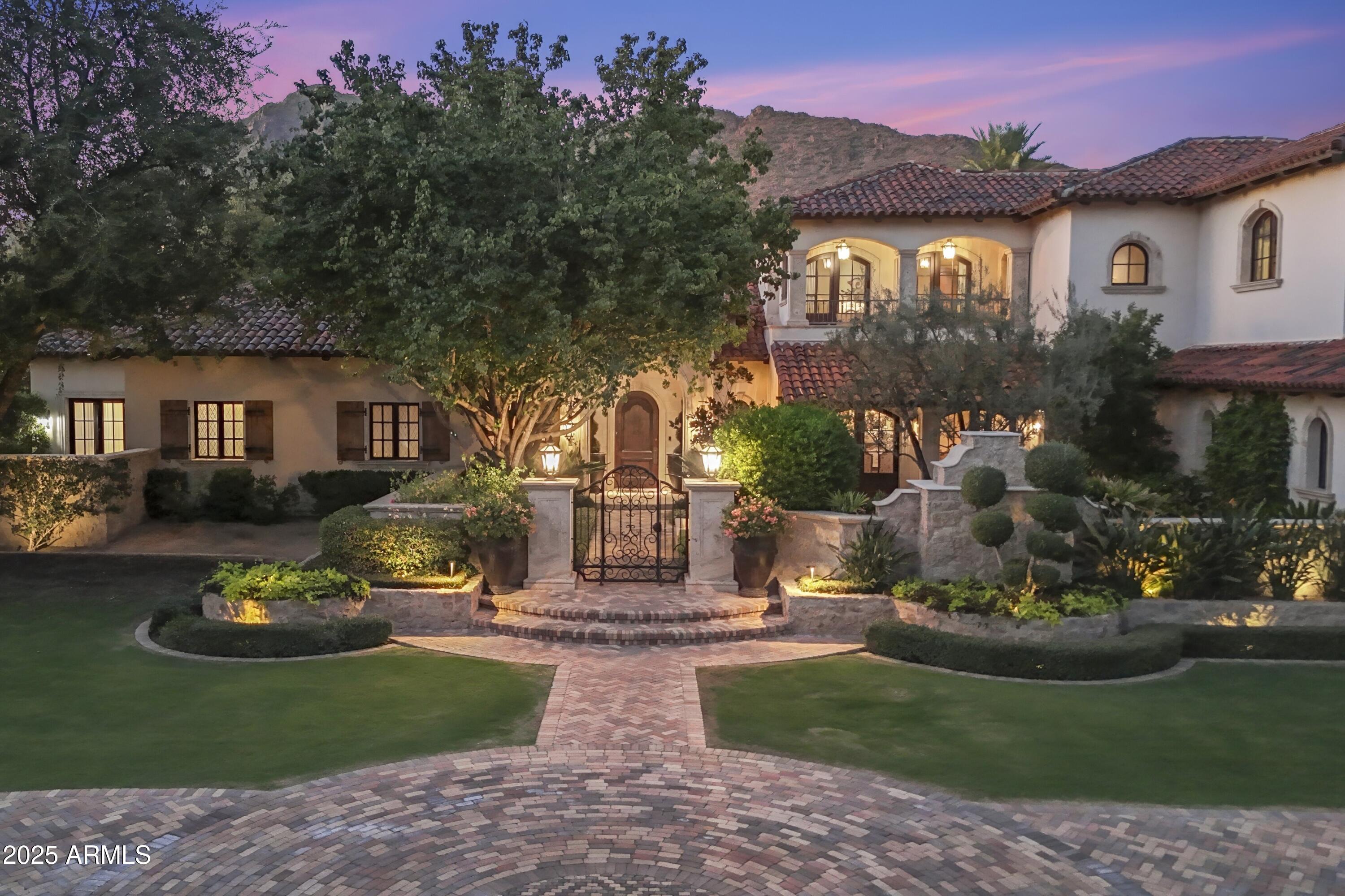 ARCADIA MANORS - Residential