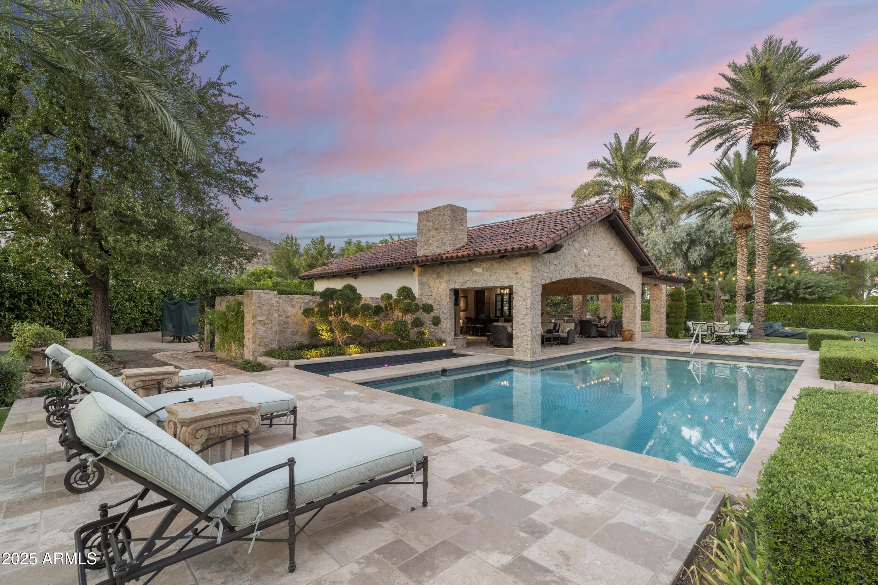 ARCADIA MANORS - Residential