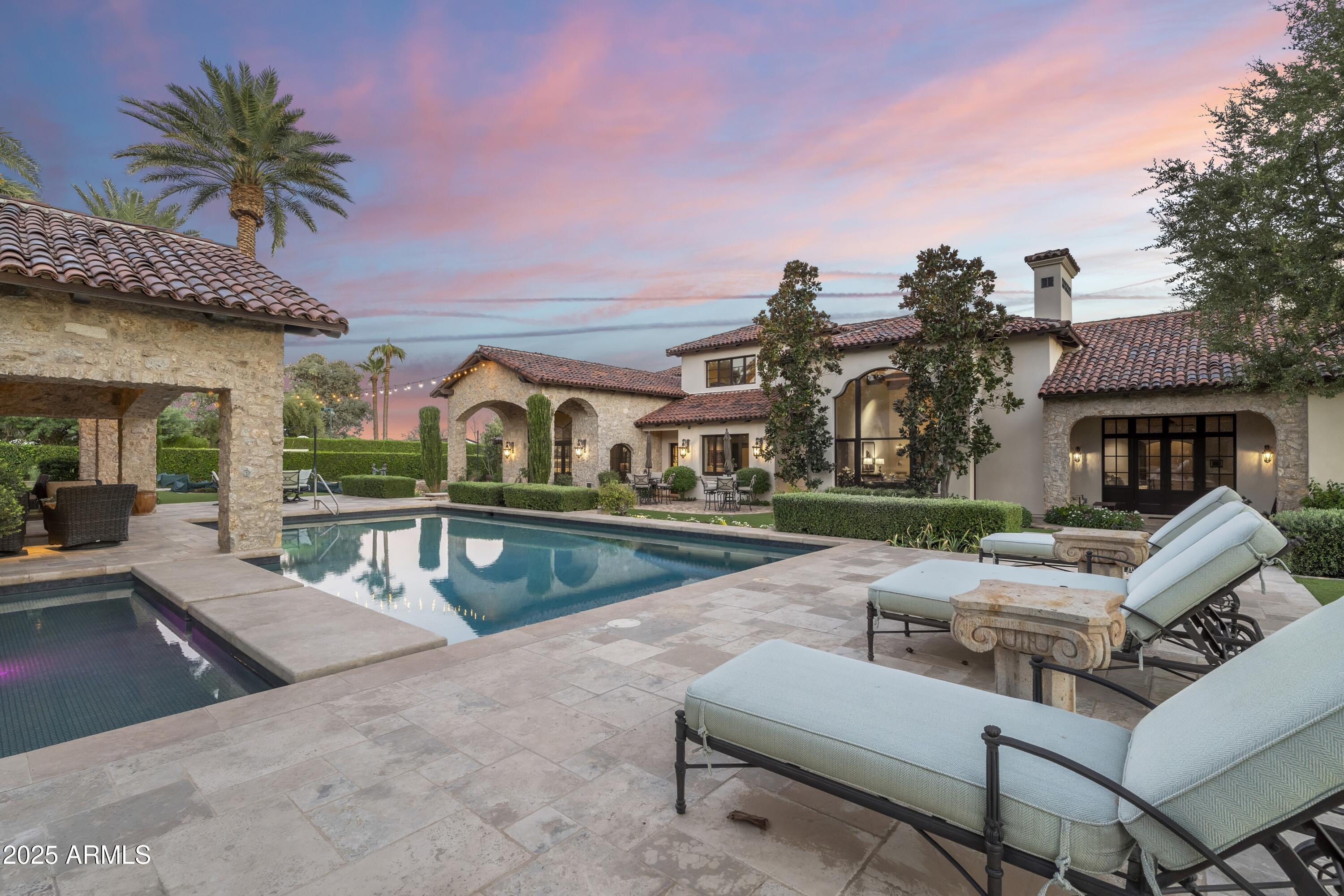 ARCADIA MANORS - Residential