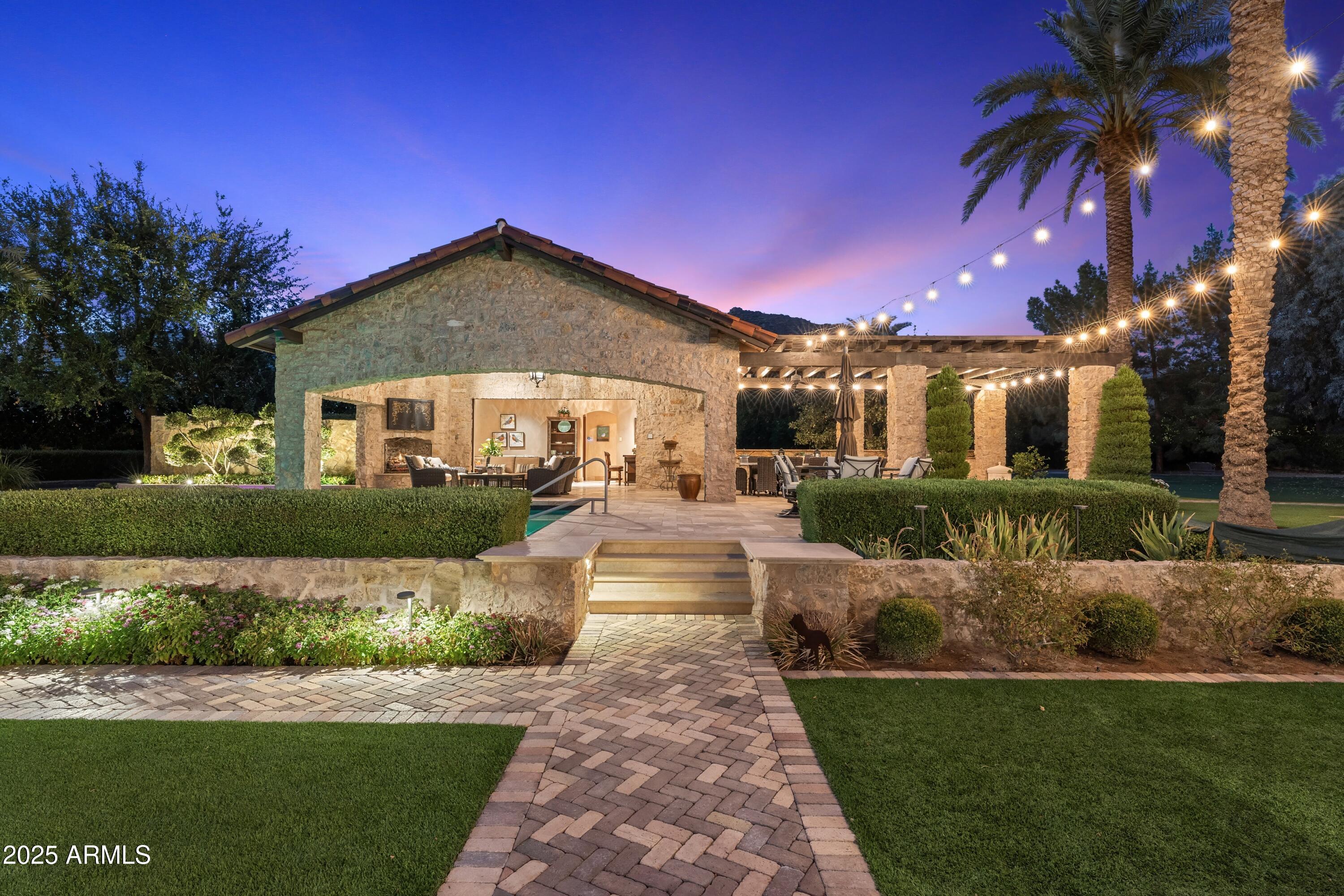 ARCADIA MANORS - Residential