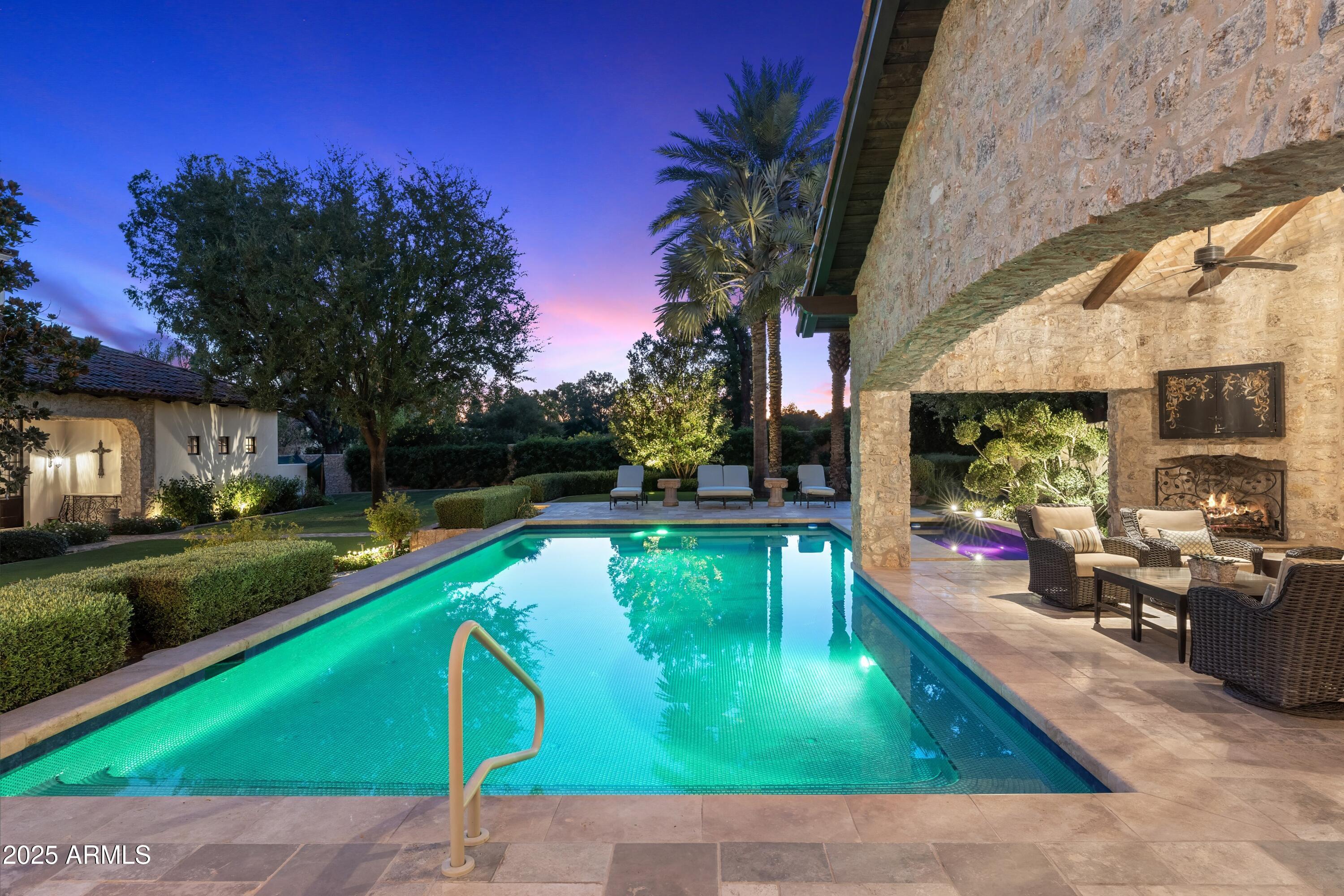 ARCADIA MANORS - Residential