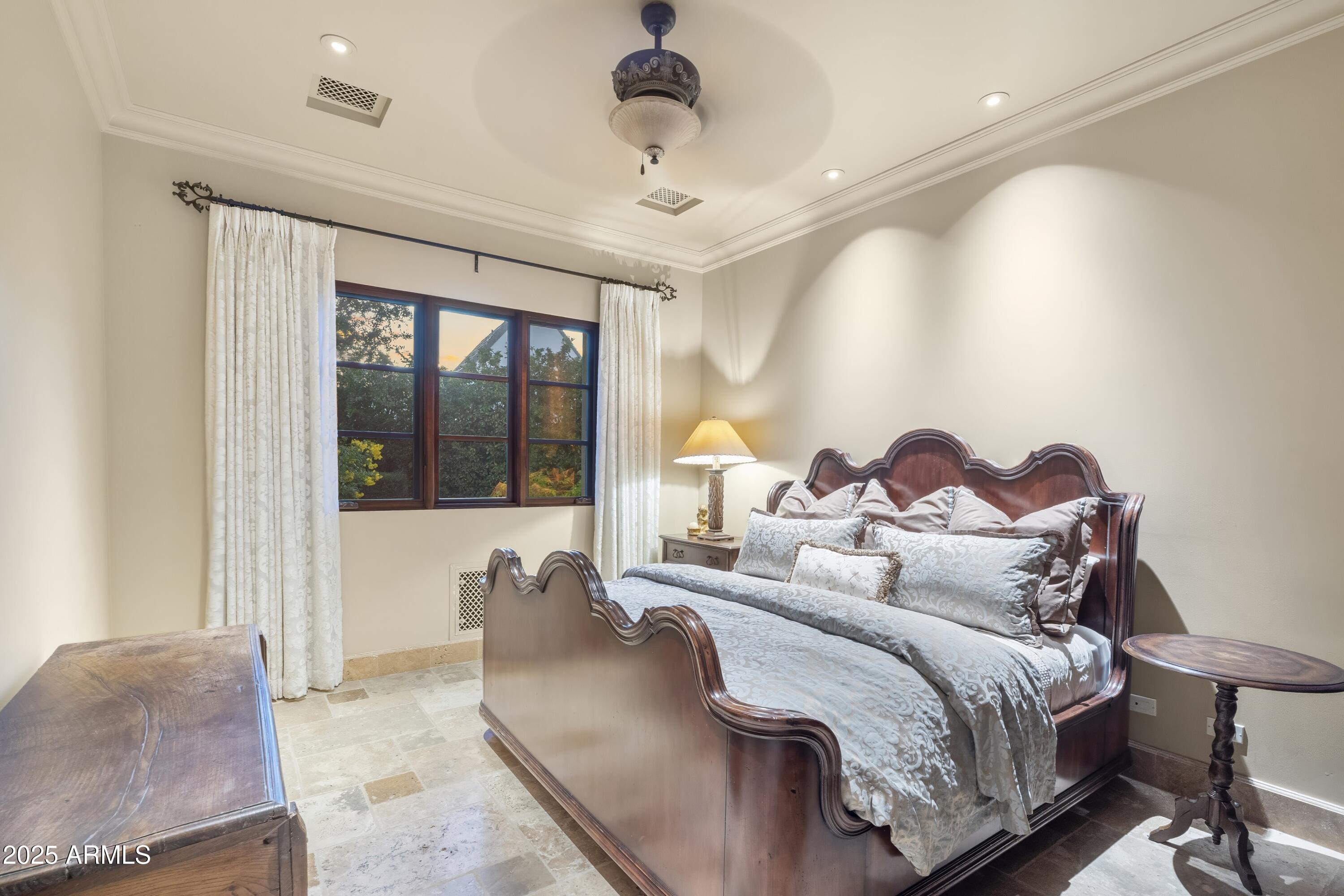 ARCADIA MANORS - Residential