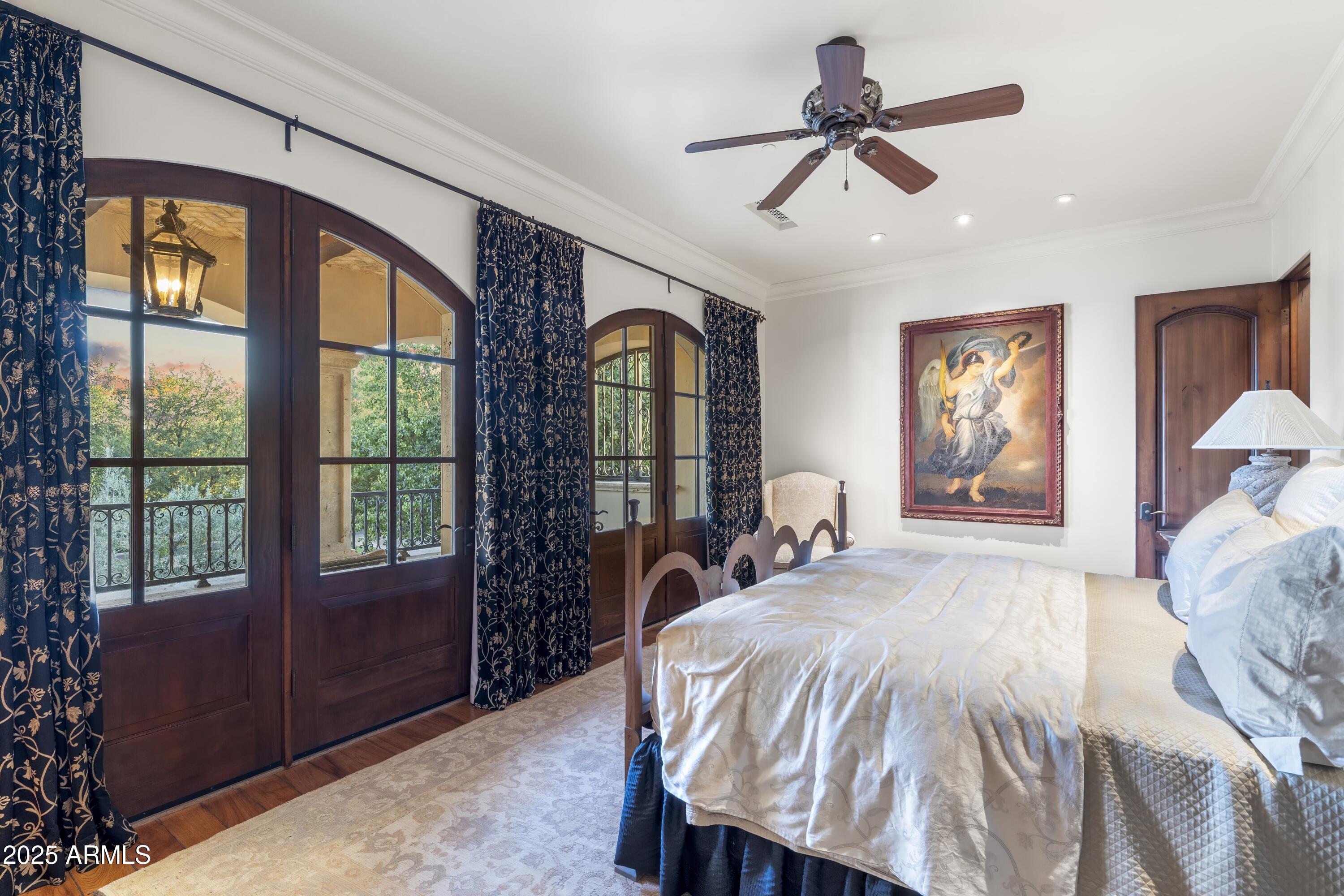 ARCADIA MANORS - Residential
