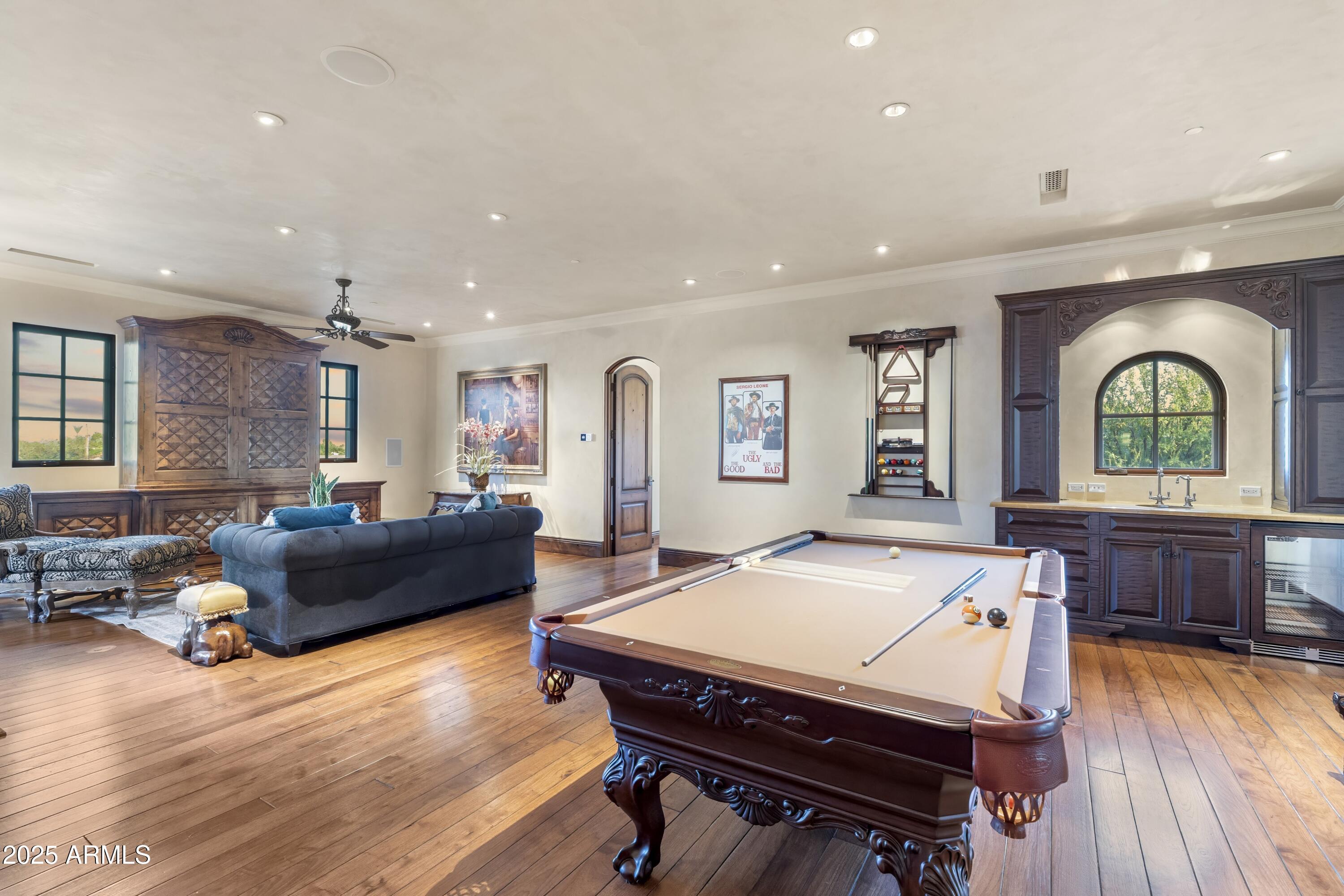 ARCADIA MANORS - Residential
