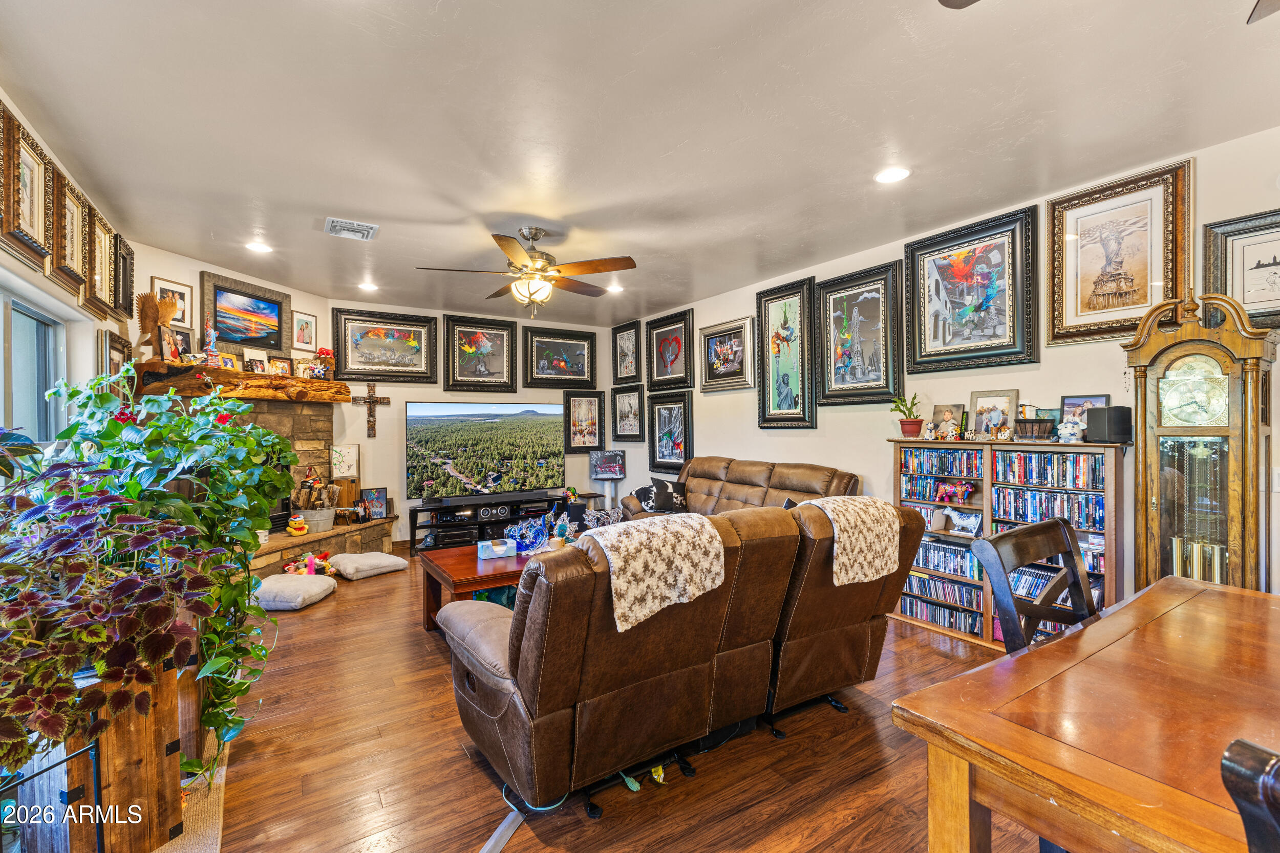 PINO RIDGE ESTATES - Residential