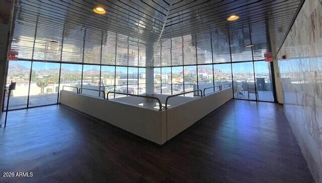VINTAGE POINTE CONDOMINIUMS - Commercial Sale