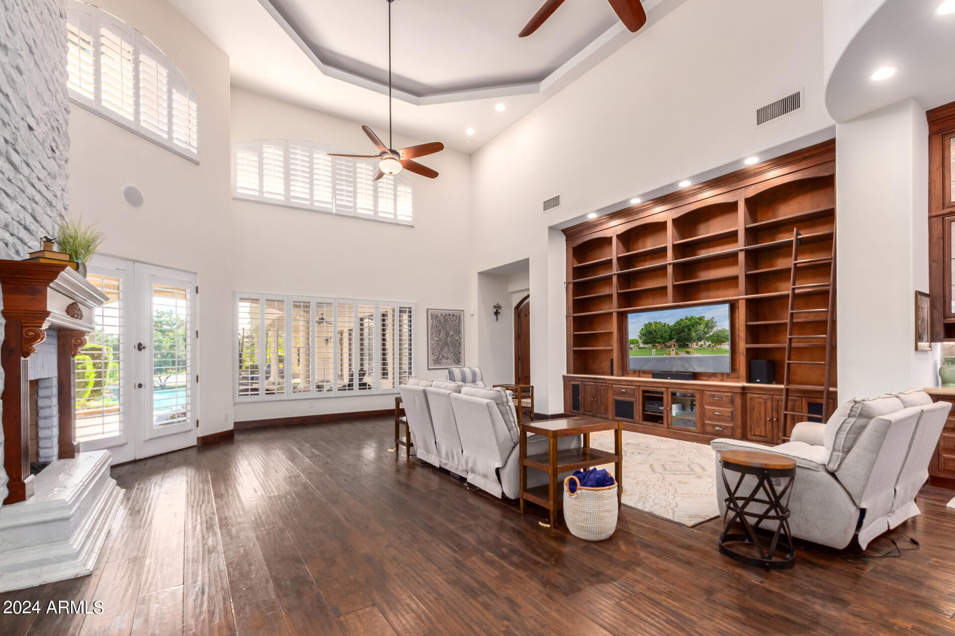 CROWN POINT - Residential