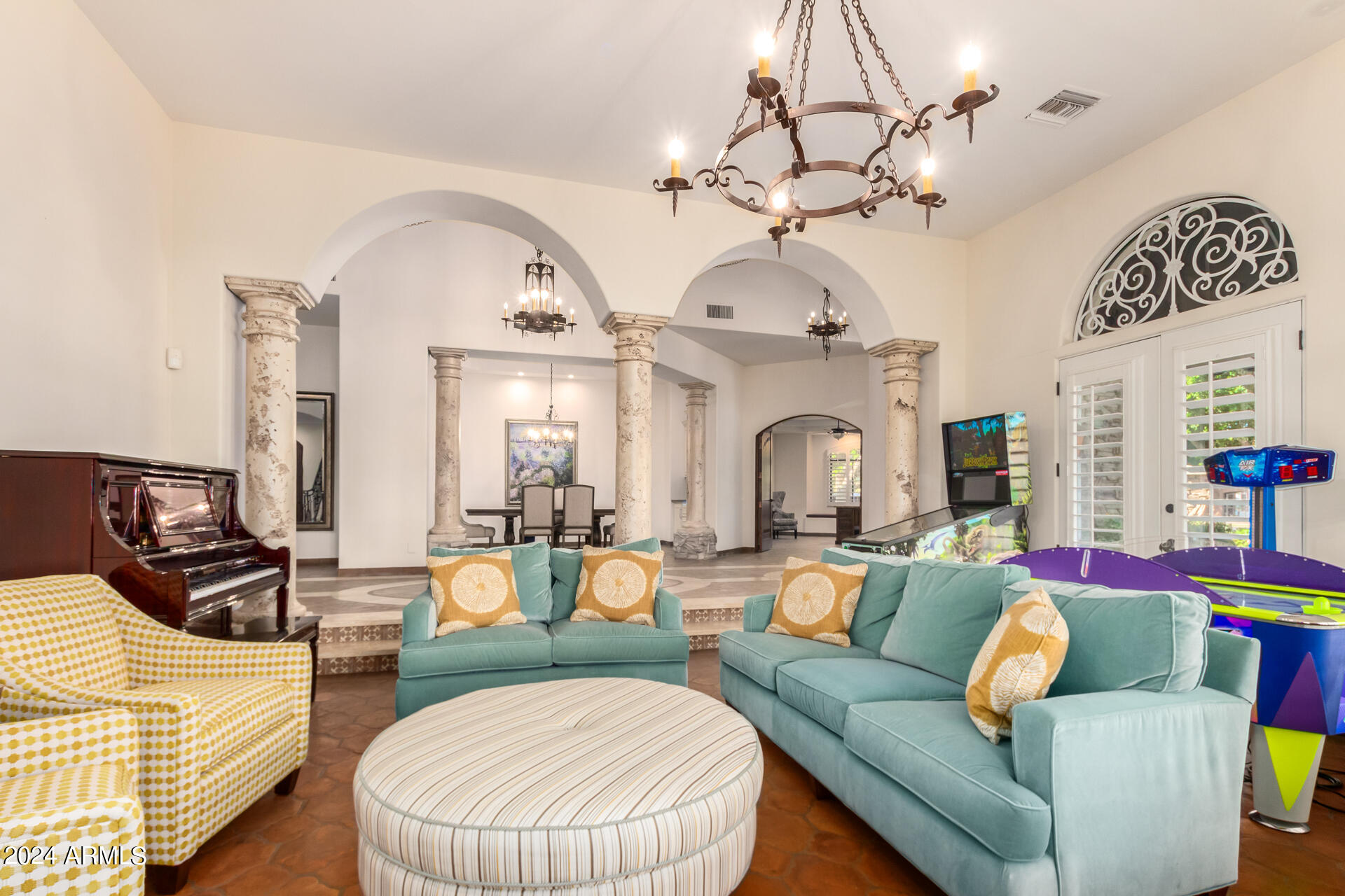 CROWN POINT - Residential