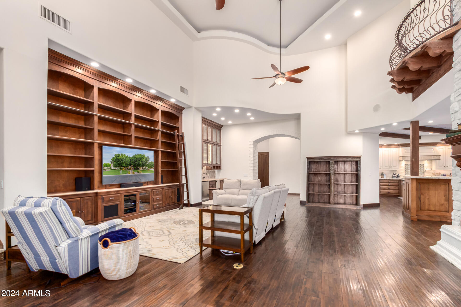 CROWN POINT - Residential