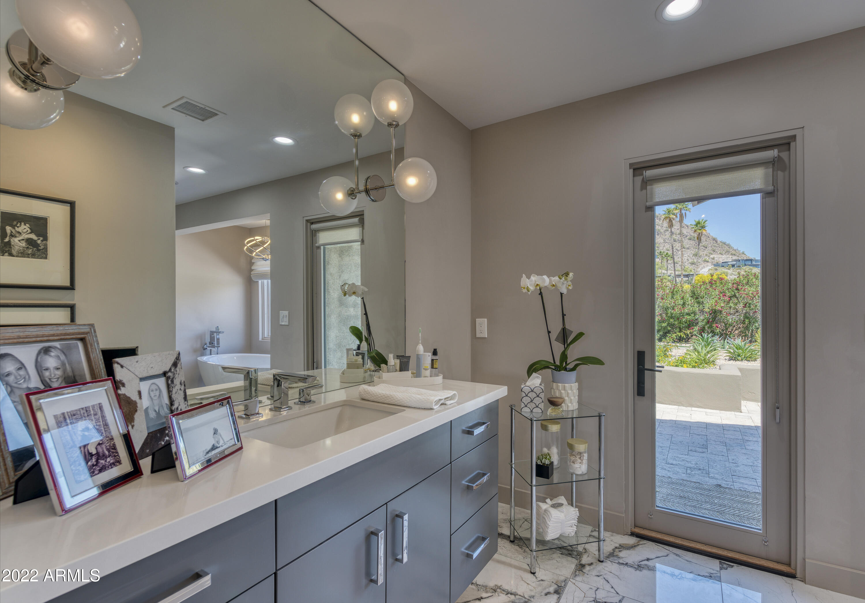 PARADISE VALLEY COUNTRY ESTATES - Residential