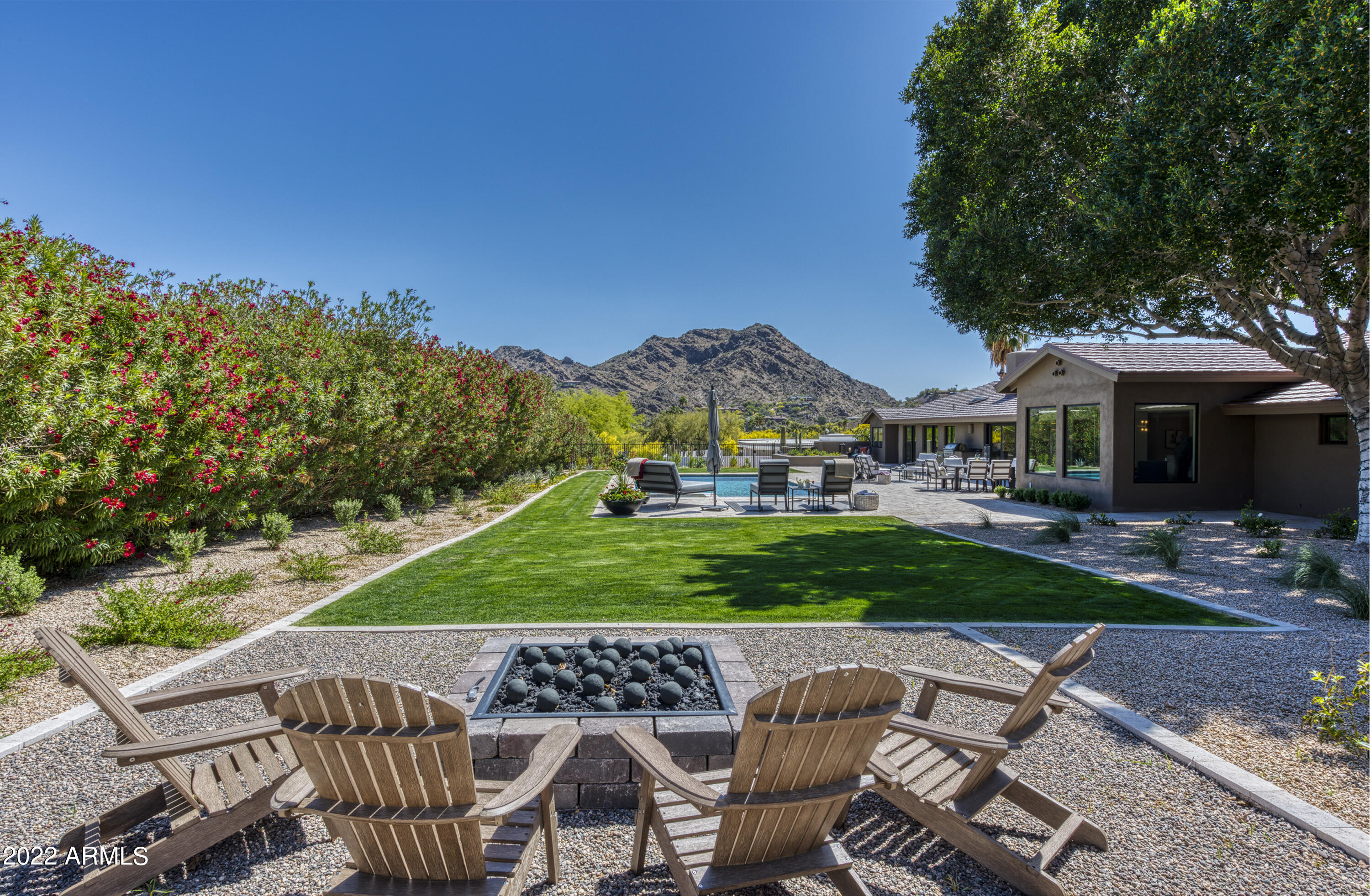 PARADISE VALLEY COUNTRY ESTATES - Residential