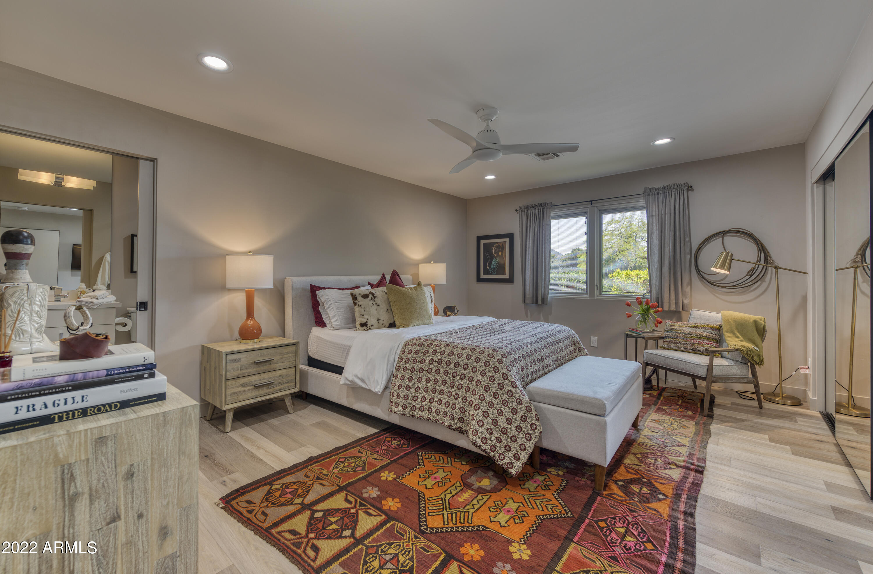 PARADISE VALLEY COUNTRY ESTATES - Residential