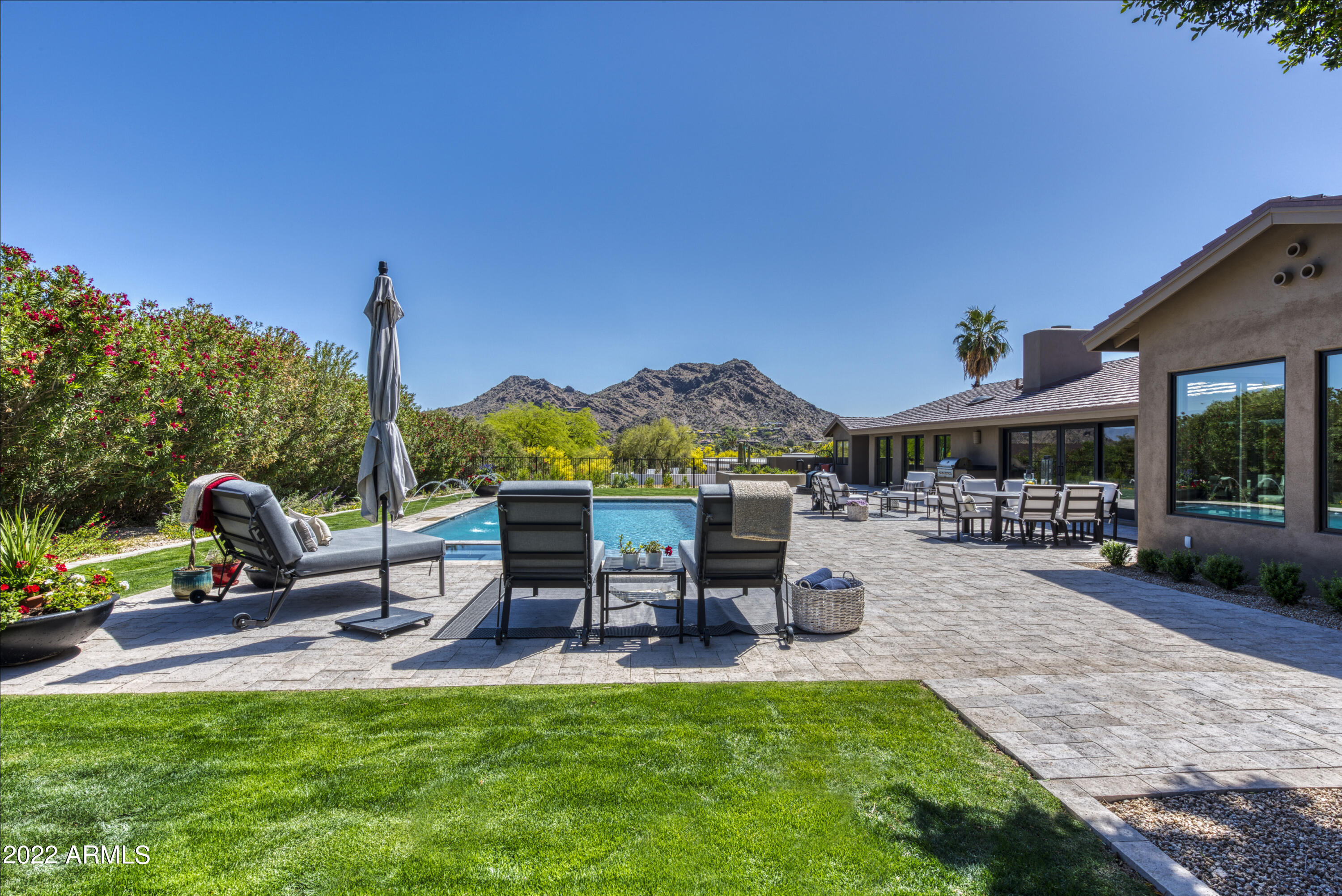 PARADISE VALLEY COUNTRY ESTATES - Residential