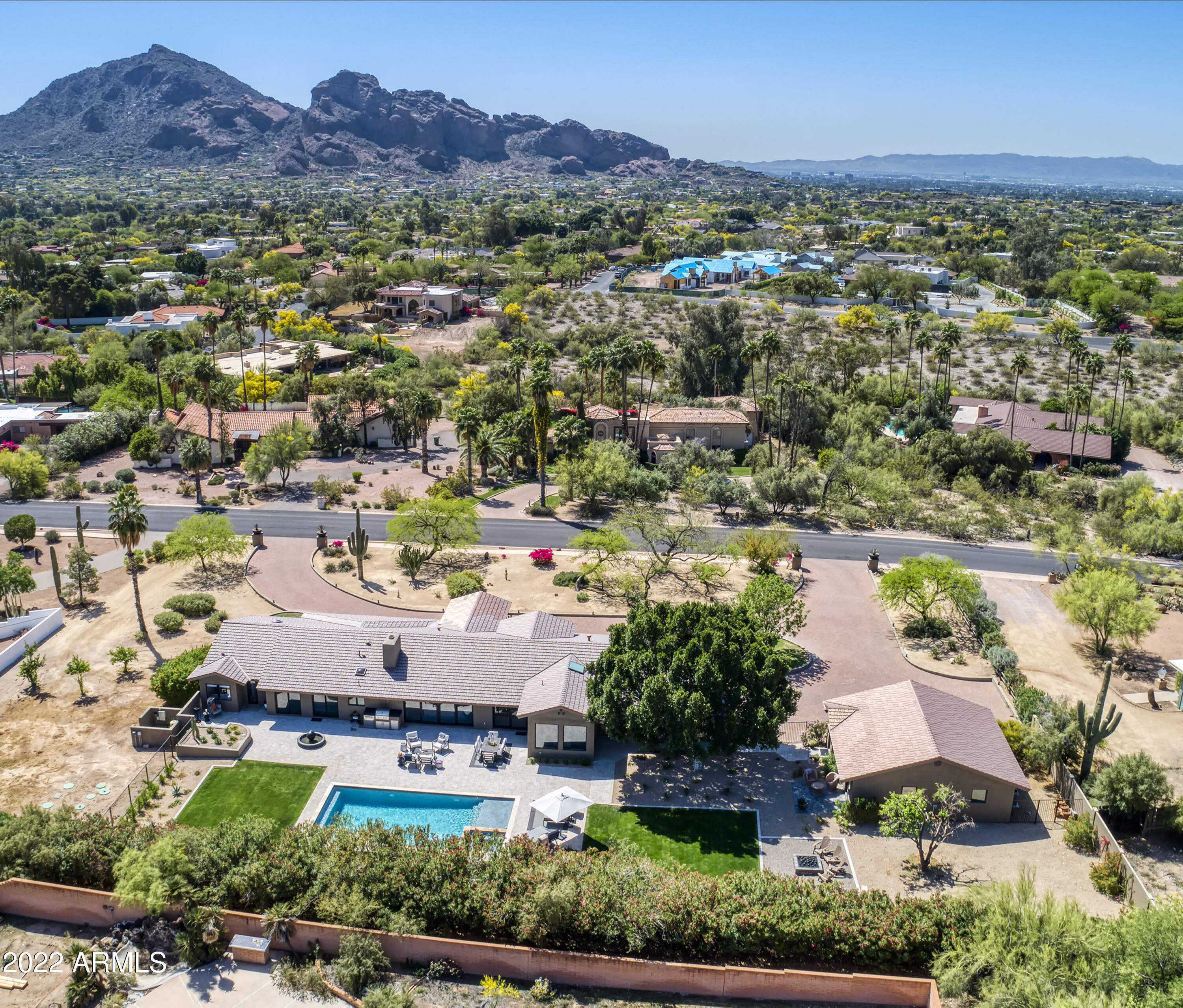 PARADISE VALLEY COUNTRY ESTATES - Residential
