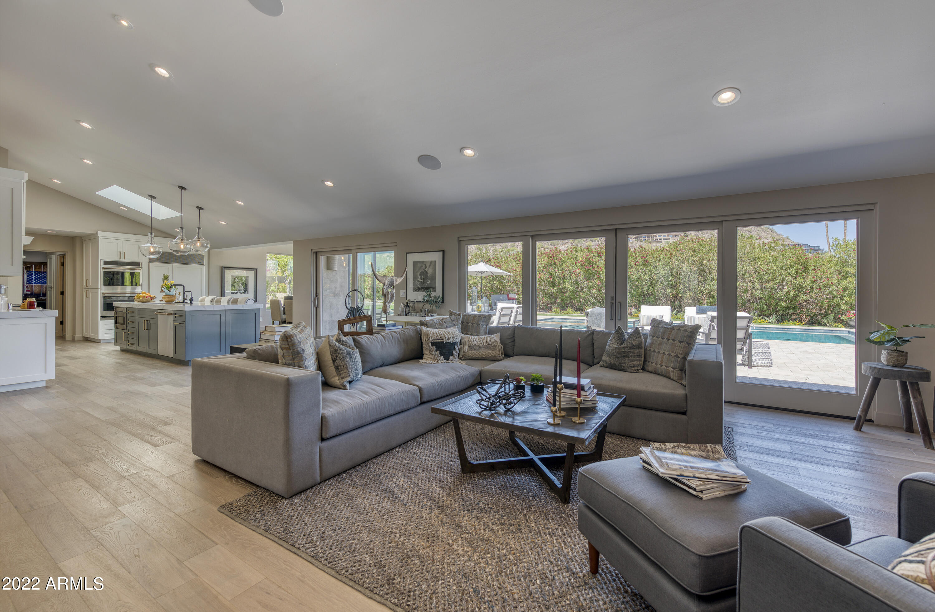PARADISE VALLEY COUNTRY ESTATES - Residential