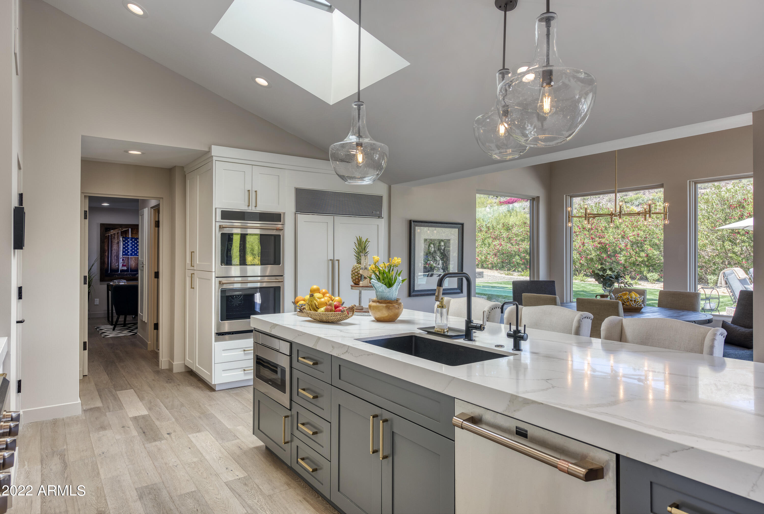 PARADISE VALLEY COUNTRY ESTATES - Residential