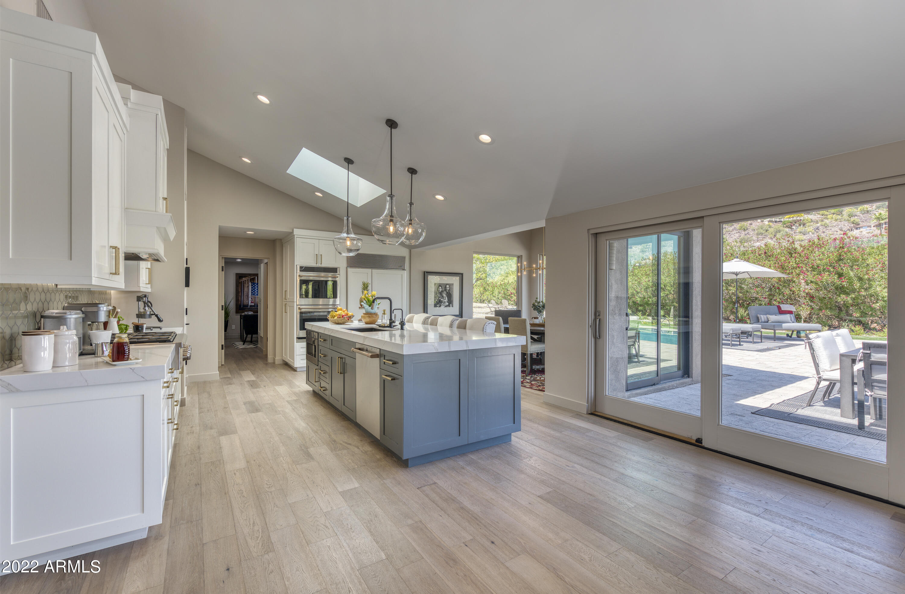 PARADISE VALLEY COUNTRY ESTATES - Residential