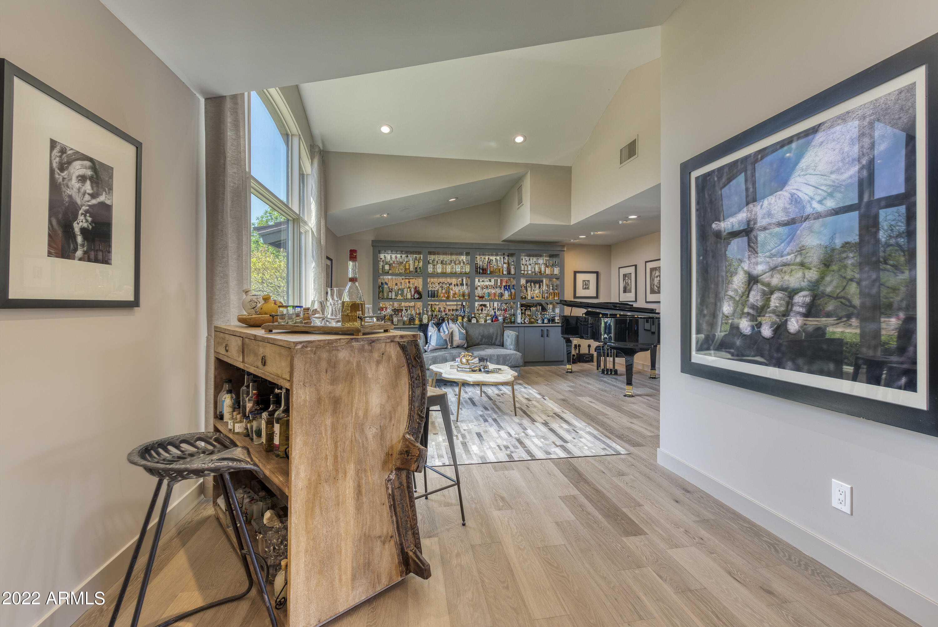 PARADISE VALLEY COUNTRY ESTATES - Residential