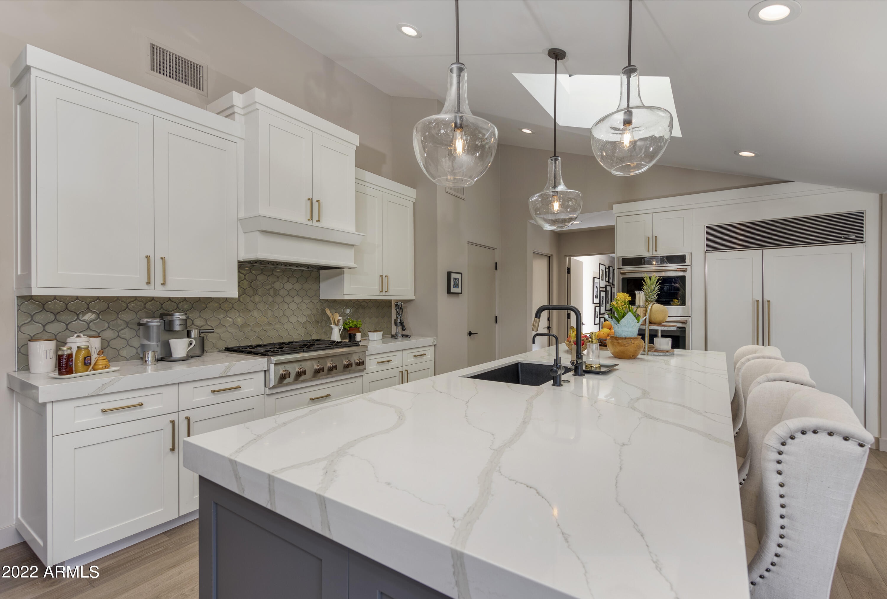 PARADISE VALLEY COUNTRY ESTATES - Residential