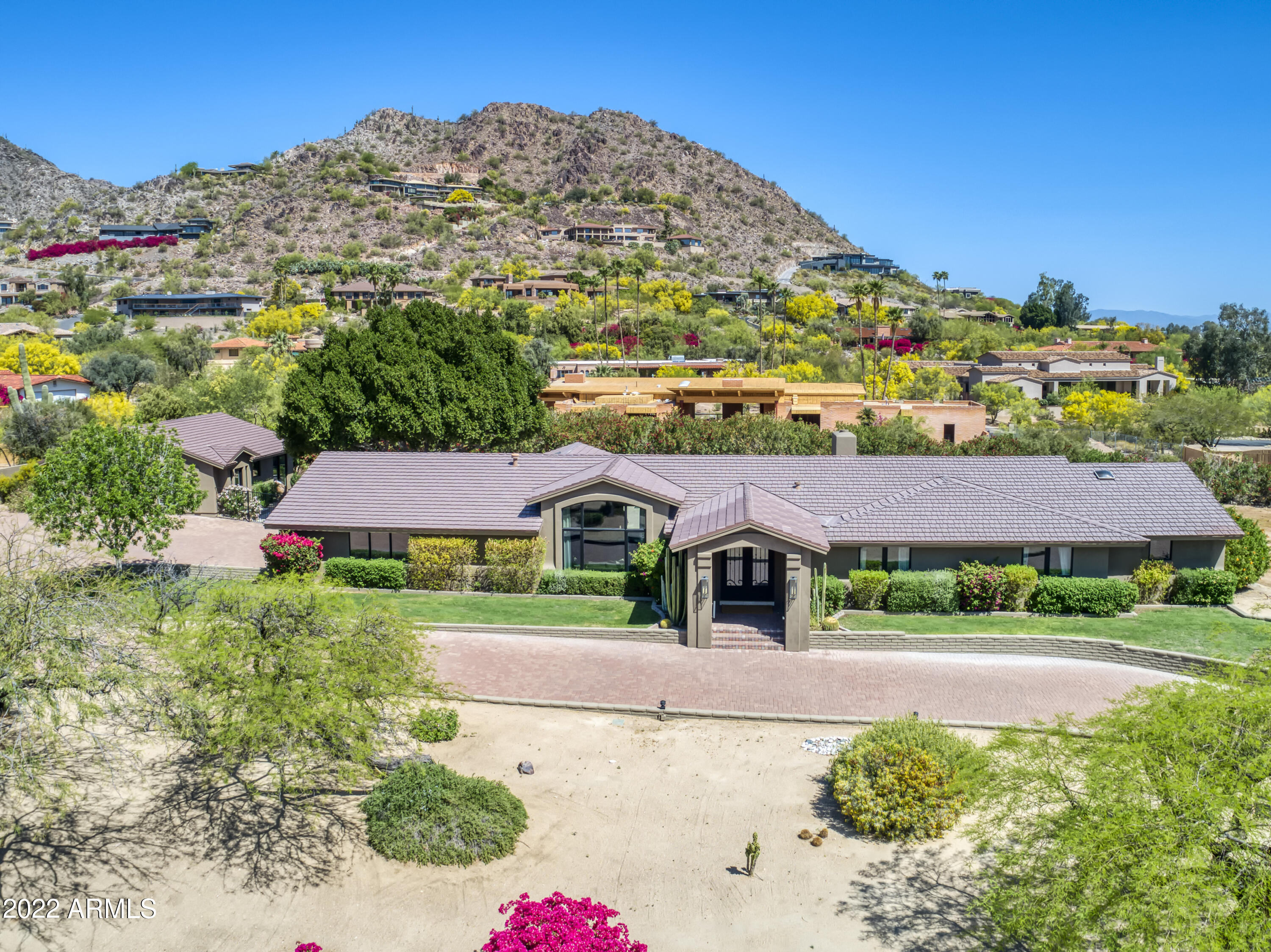 PARADISE VALLEY COUNTRY ESTATES - Residential
