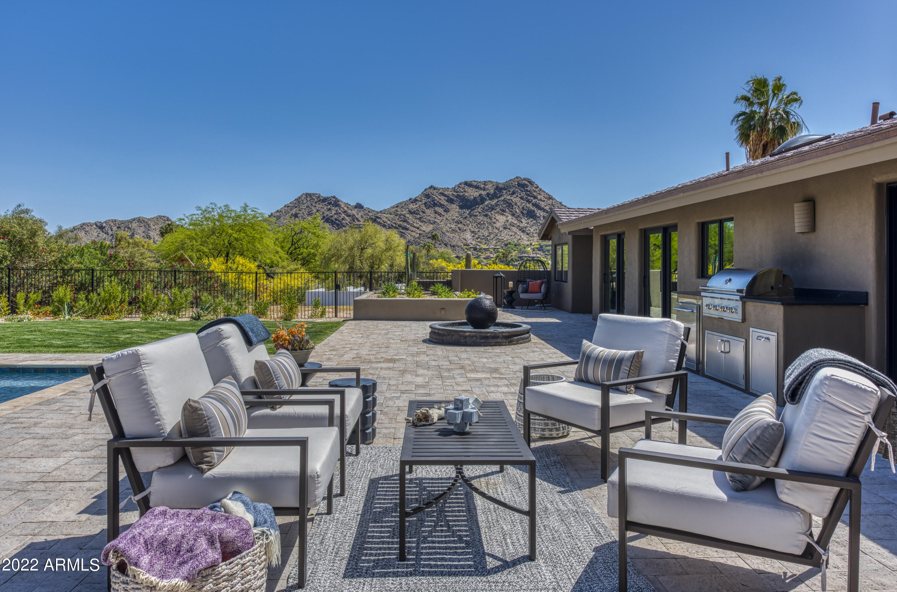 PARADISE VALLEY COUNTRY ESTATES - Residential