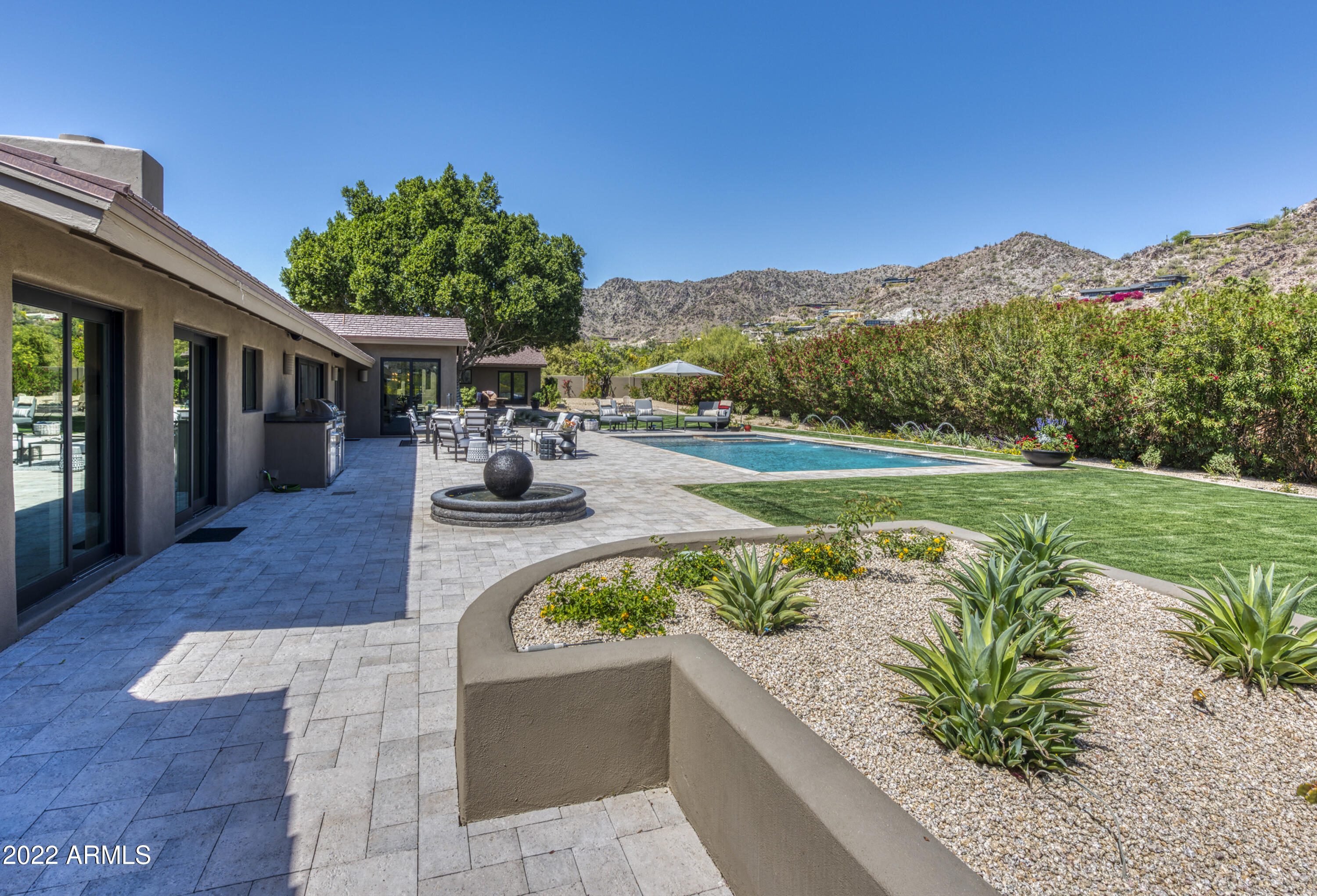 PARADISE VALLEY COUNTRY ESTATES - Residential