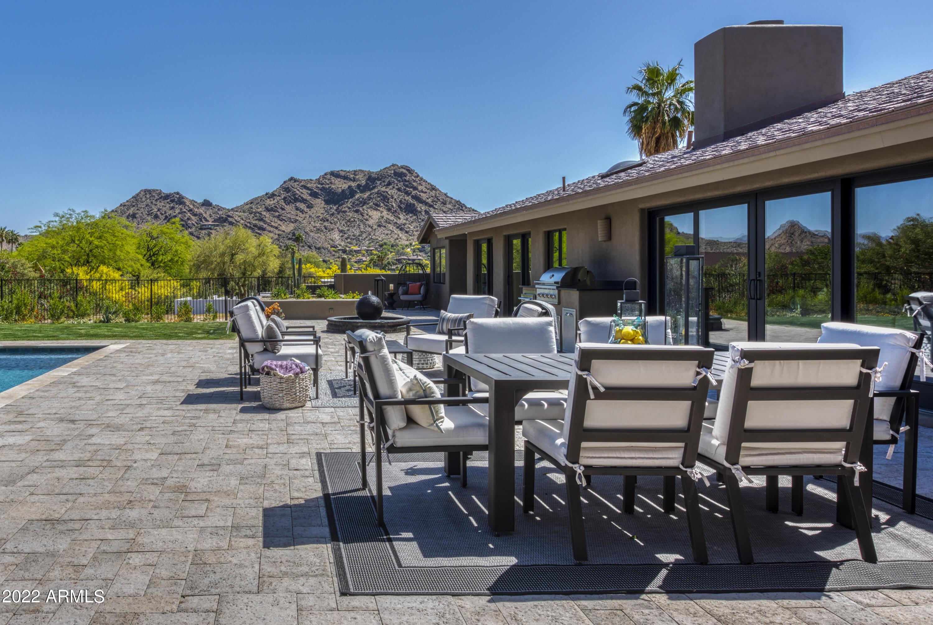 PARADISE VALLEY COUNTRY ESTATES - Residential