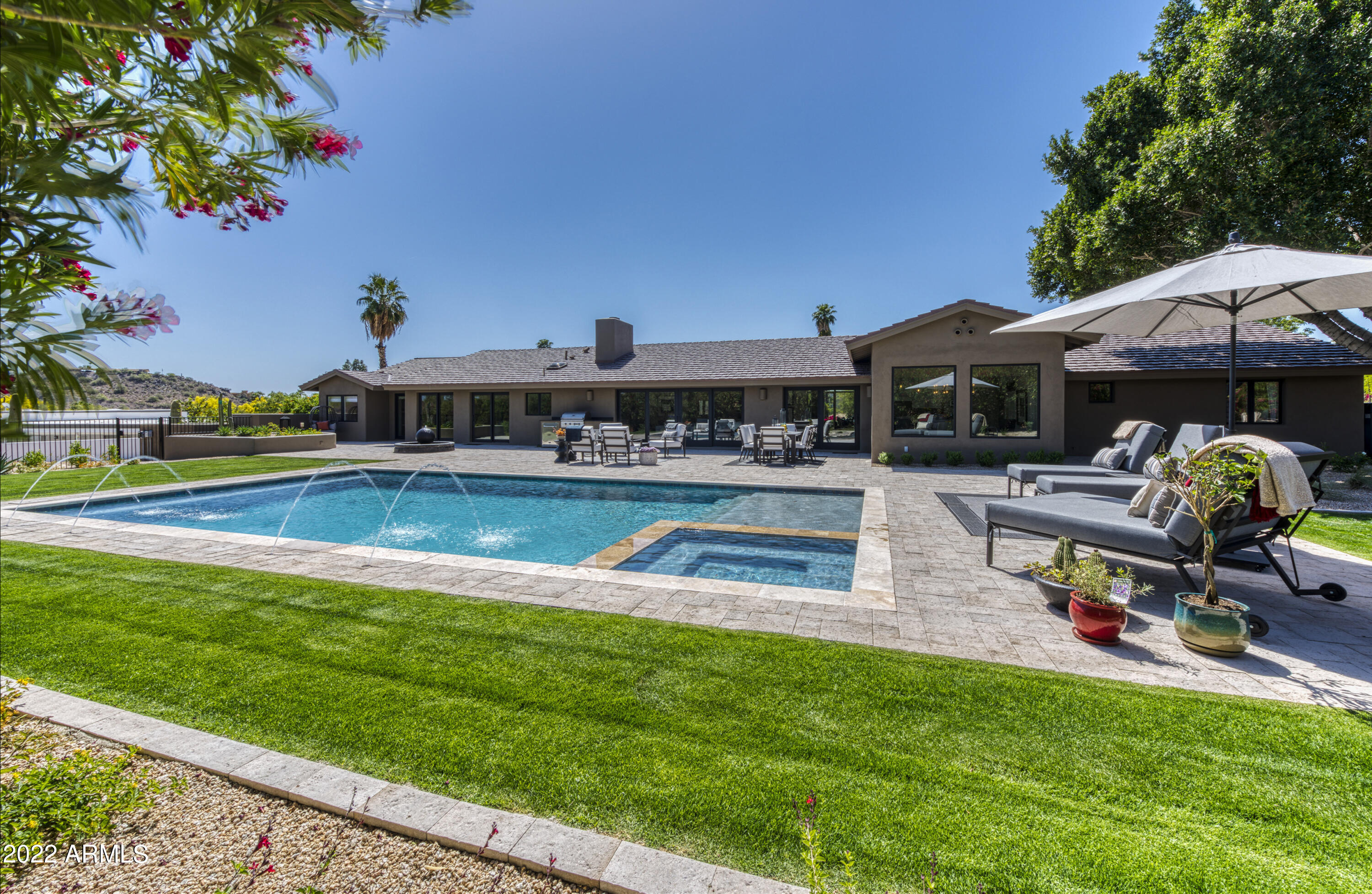 PARADISE VALLEY COUNTRY ESTATES - Residential