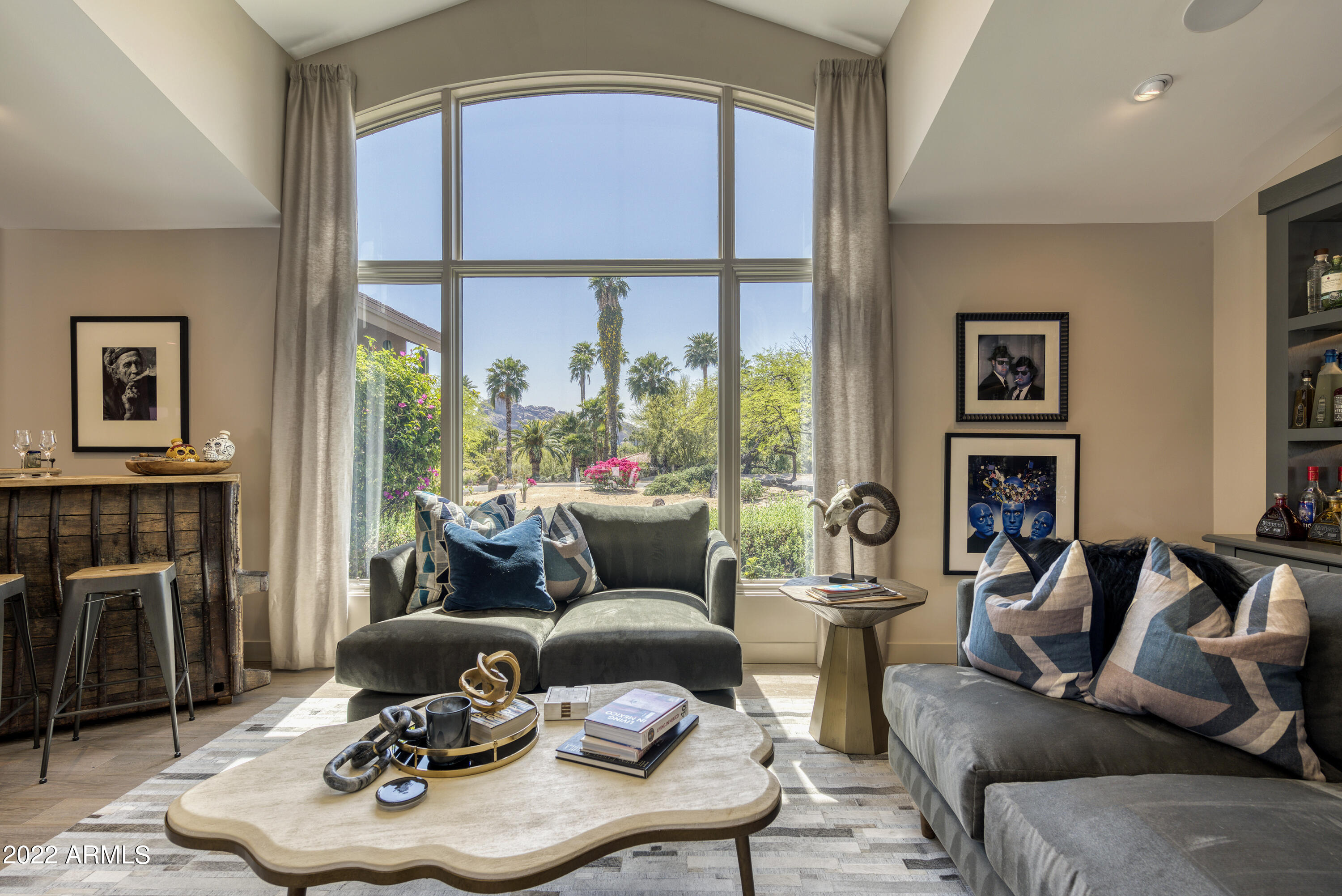 PARADISE VALLEY COUNTRY ESTATES - Residential