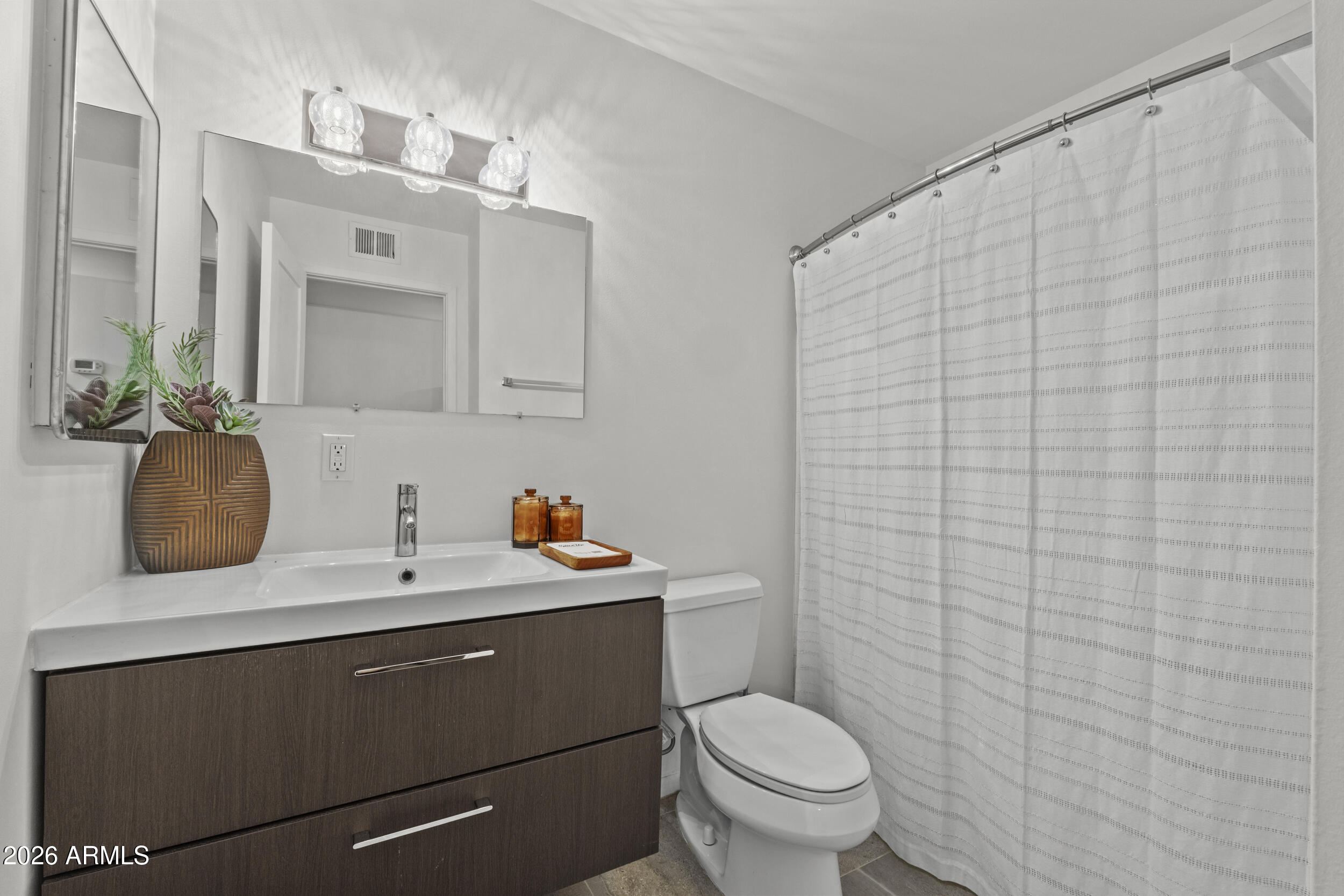 UNIVERSITY ESTATES - Residential