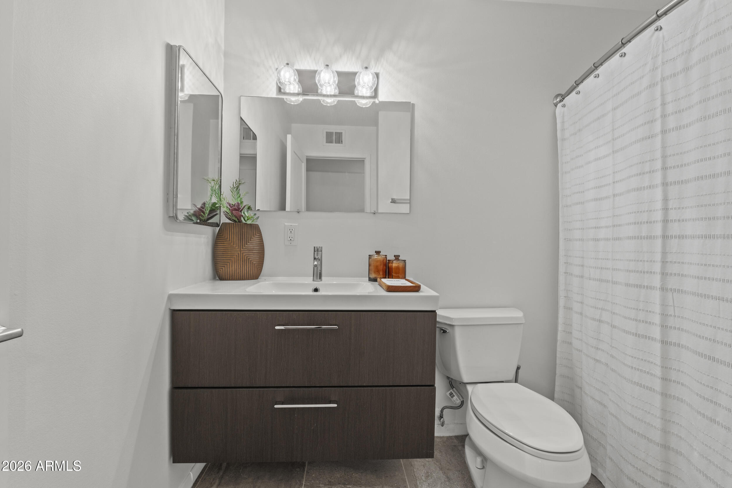 UNIVERSITY ESTATES - Residential