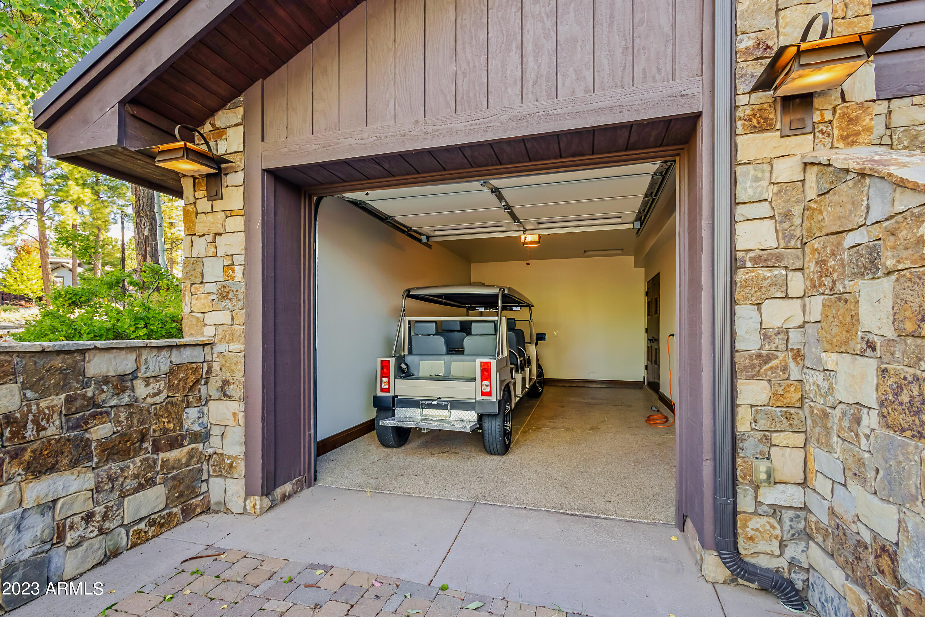ESTATES AT PINE CANYON 4 - Residential