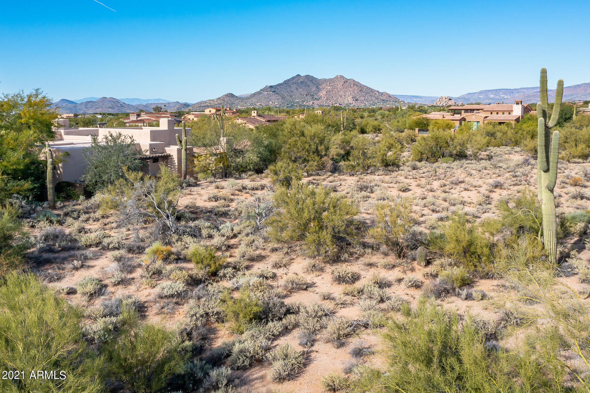 WHISPER ROCK - Residential