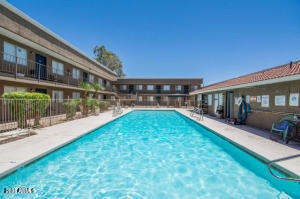 Remodeled 2 bed / 1 bath condo.
Great investment property for investors. Close to 101/FRWY AND SR 51 Minutes from  Desert ridge Market Place This complex offers amenities like a pool, Lush Landscaping. close to shopping and dining.

Tenant in place. Current rent $1075/mo with room to raise rent. month to month lease.