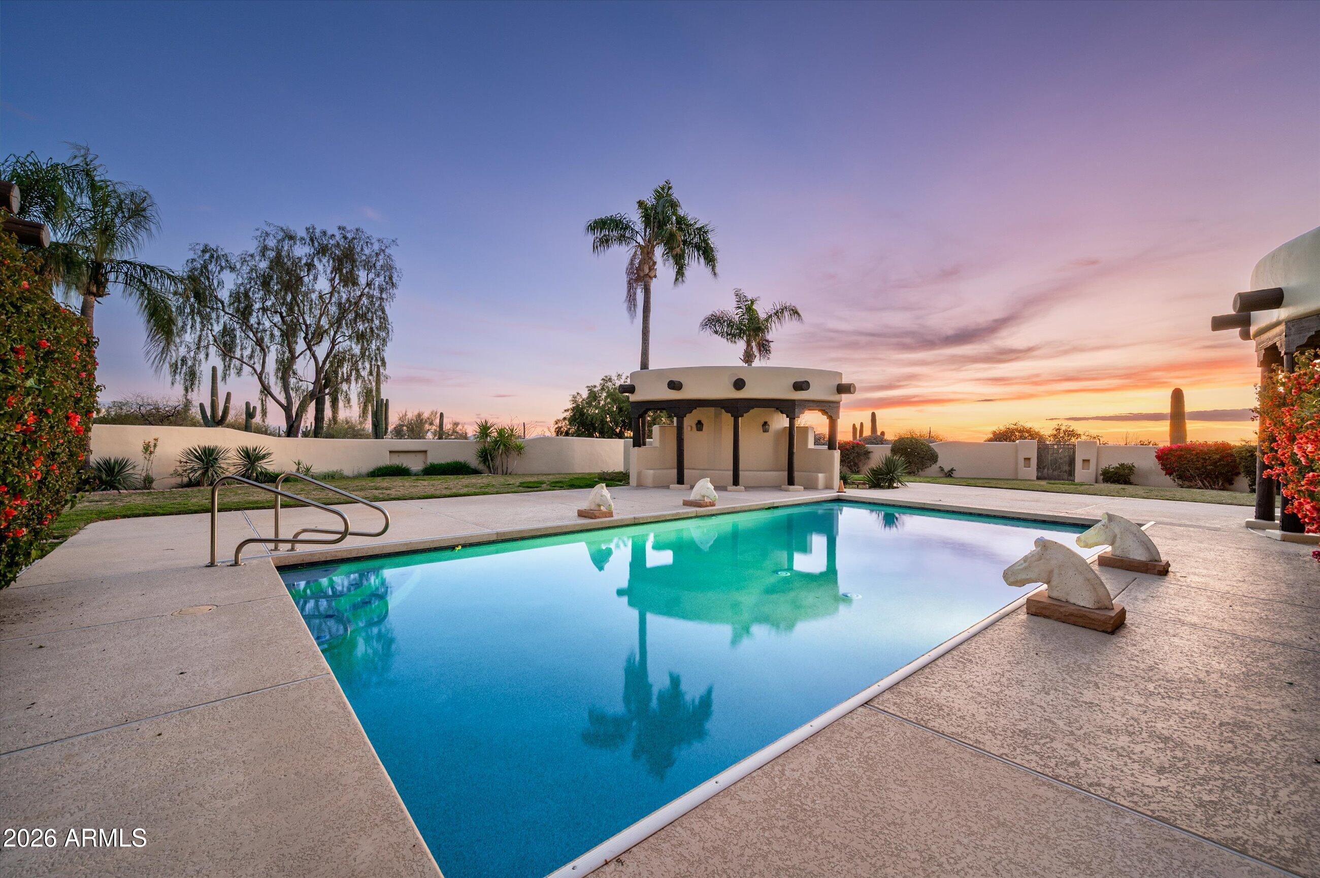 PINNACLE PEAK HEIGHTS - Residential