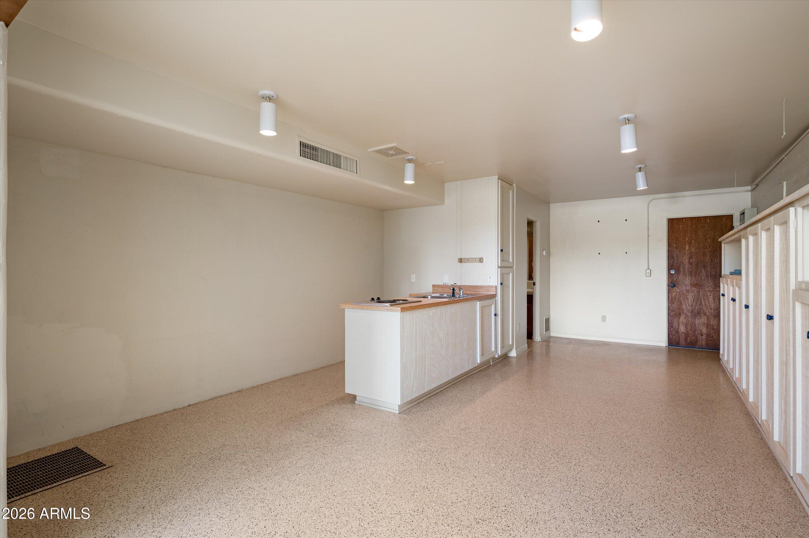 PINNACLE PEAK HEIGHTS - Residential