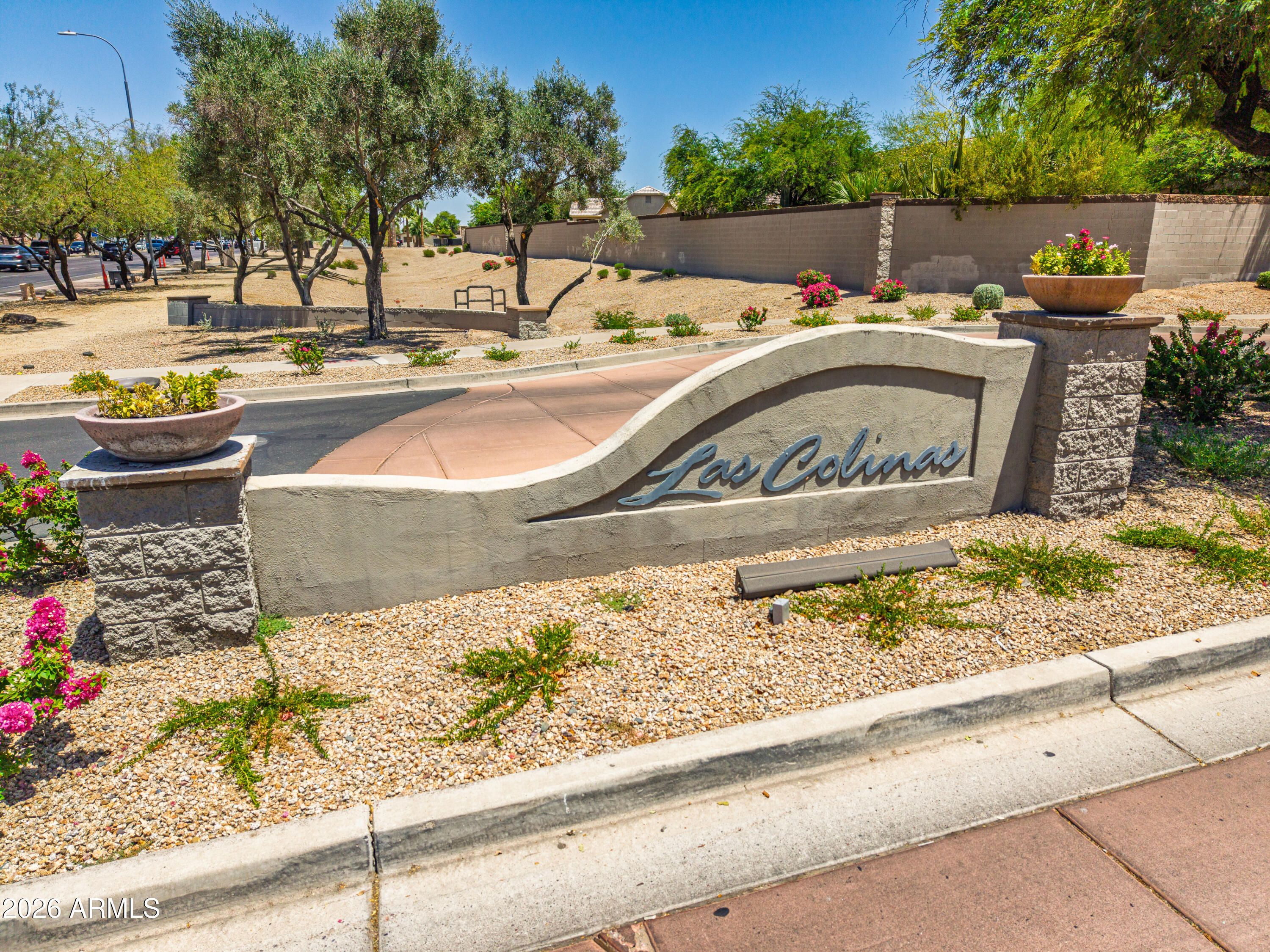 LAS COLINAS - Residential