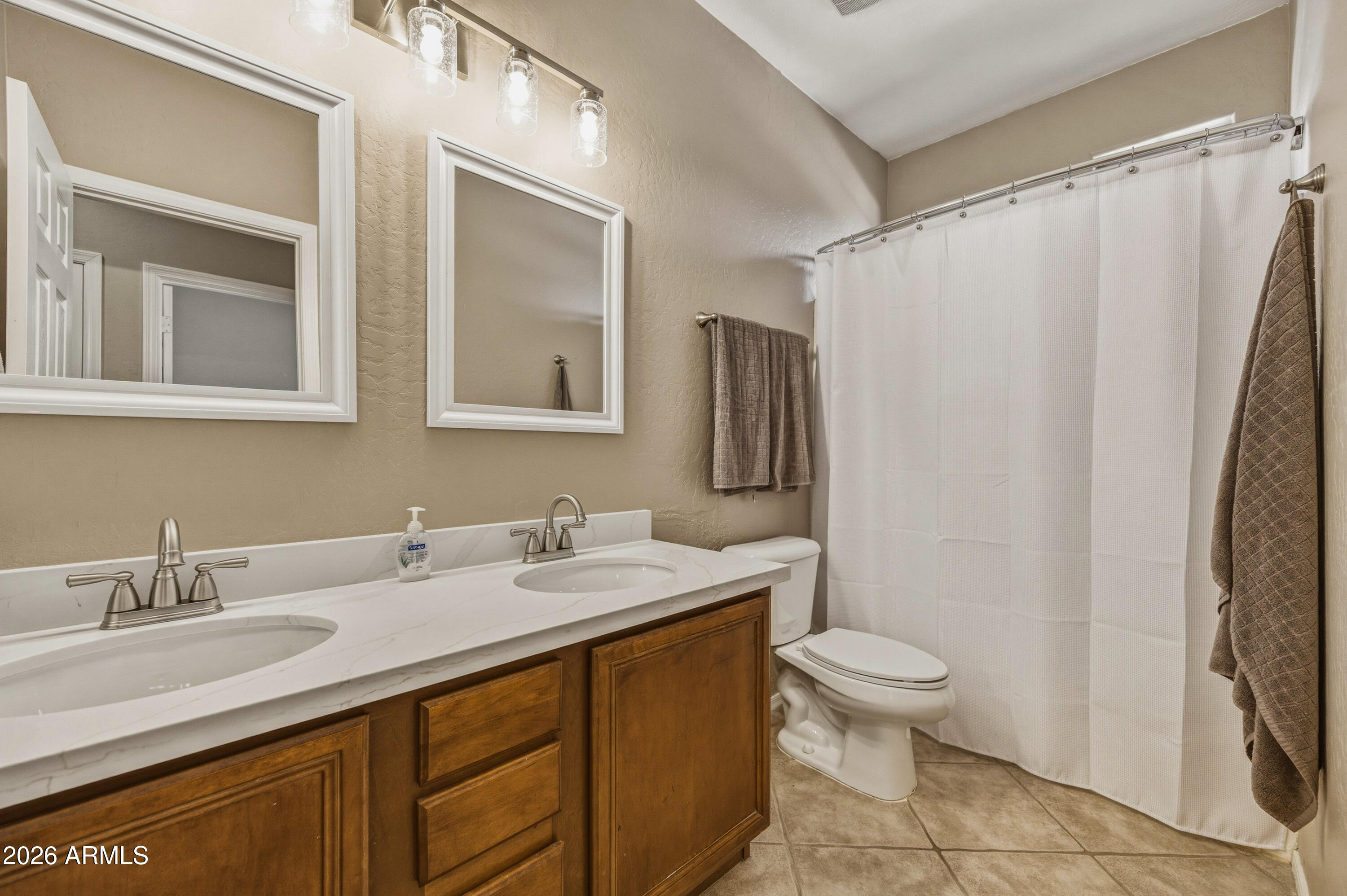 LAS COLINAS - Residential