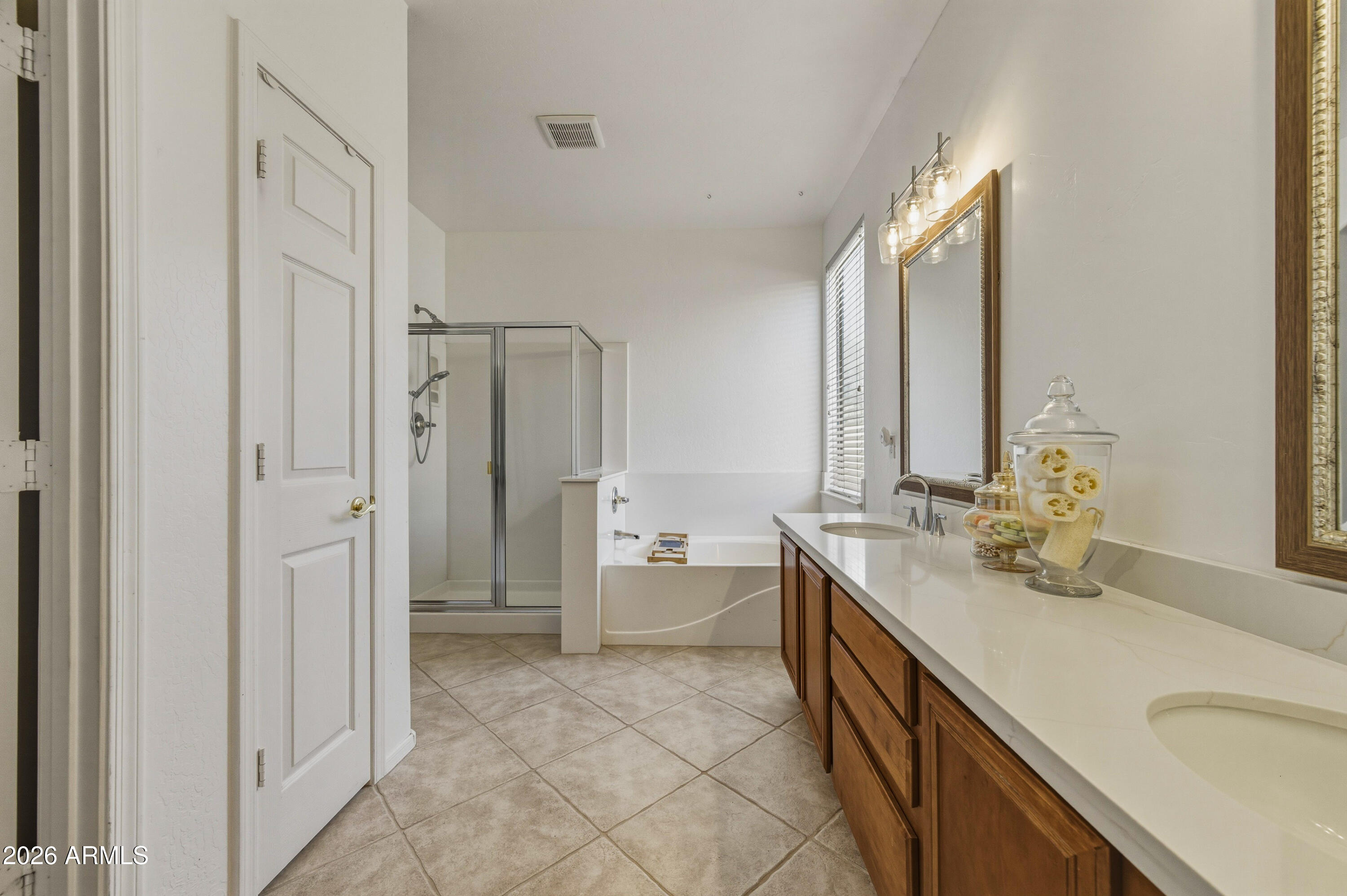 LAS COLINAS - Residential