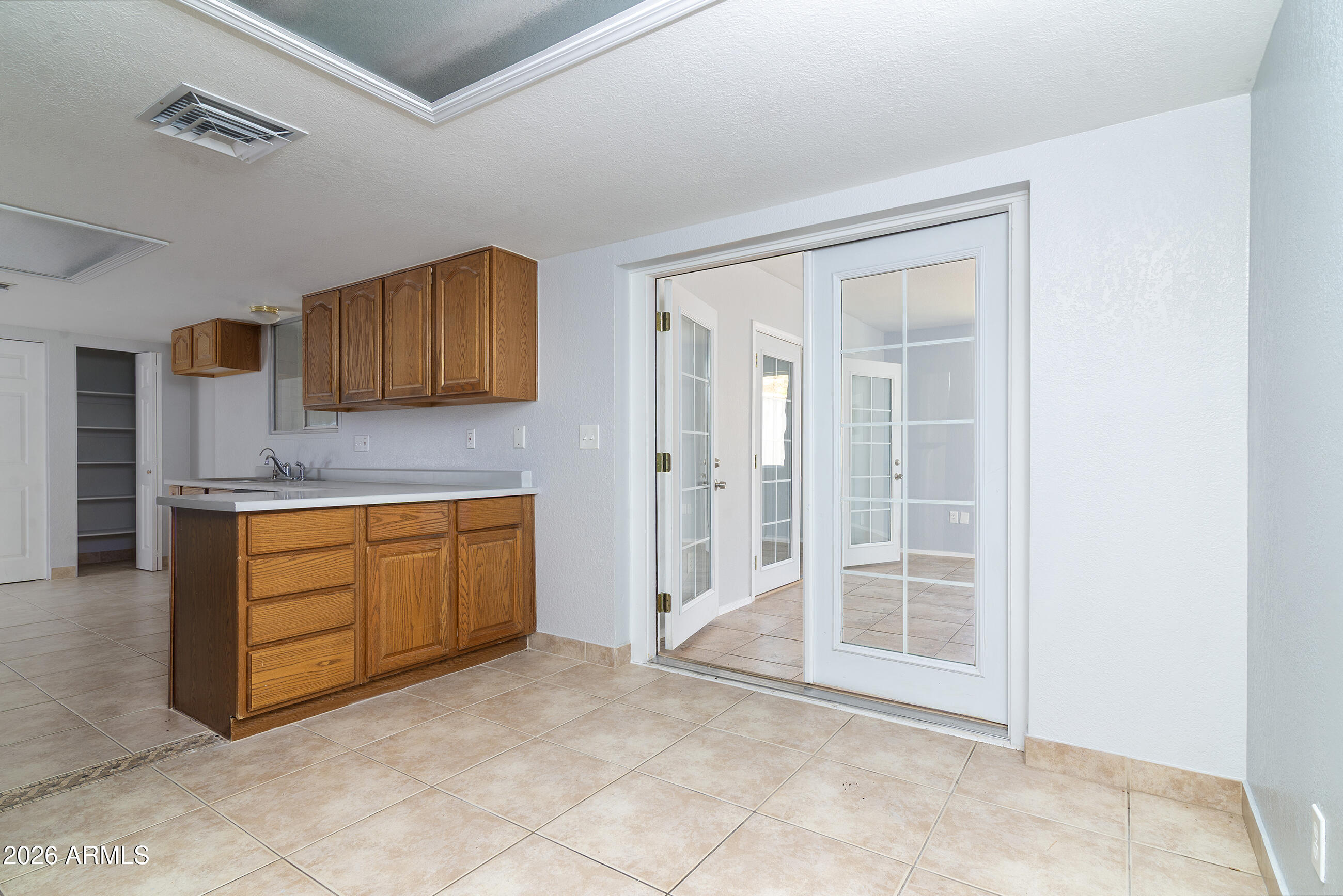CRESTLINE TERRACE 3 - Residential